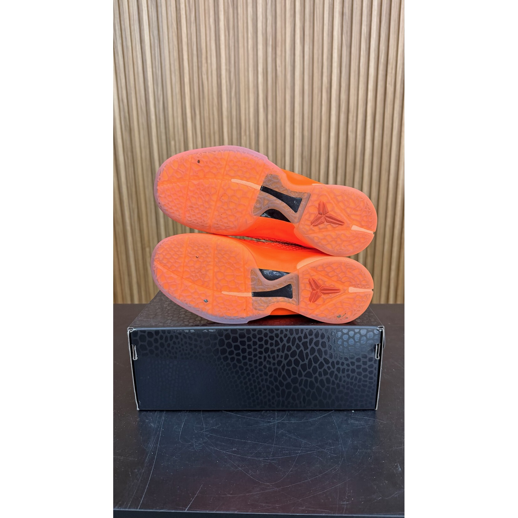 Nike Nike Kobe 6 Total Orange (GS) Size 6.5, PREOWNED