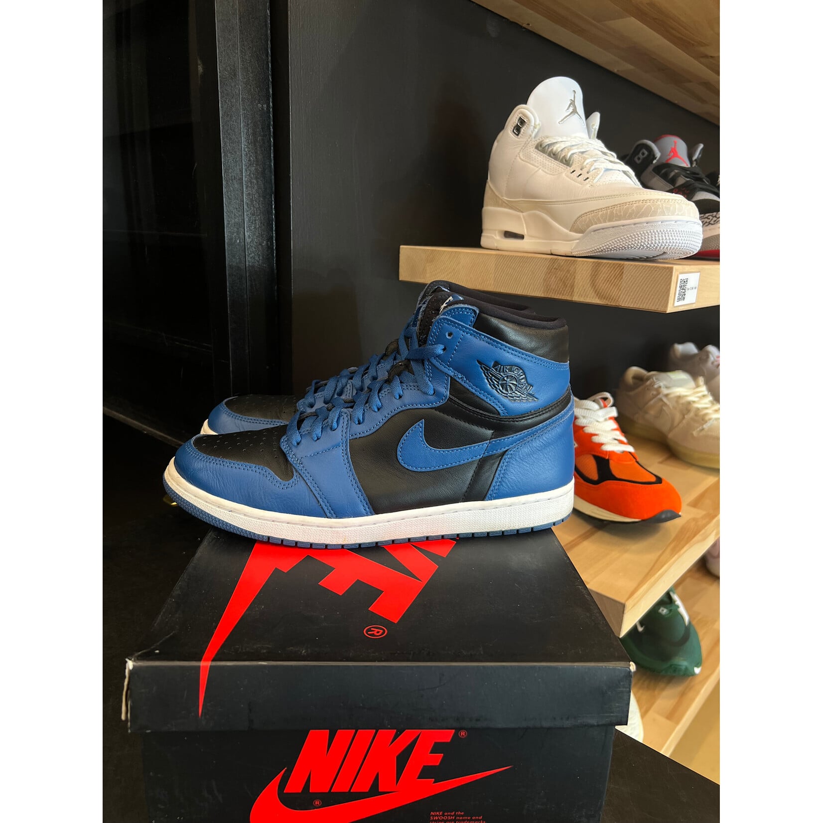 Jordan Jordan 1 Retro High OG Dark Marina Blue Size 11.5, PREOWNED*