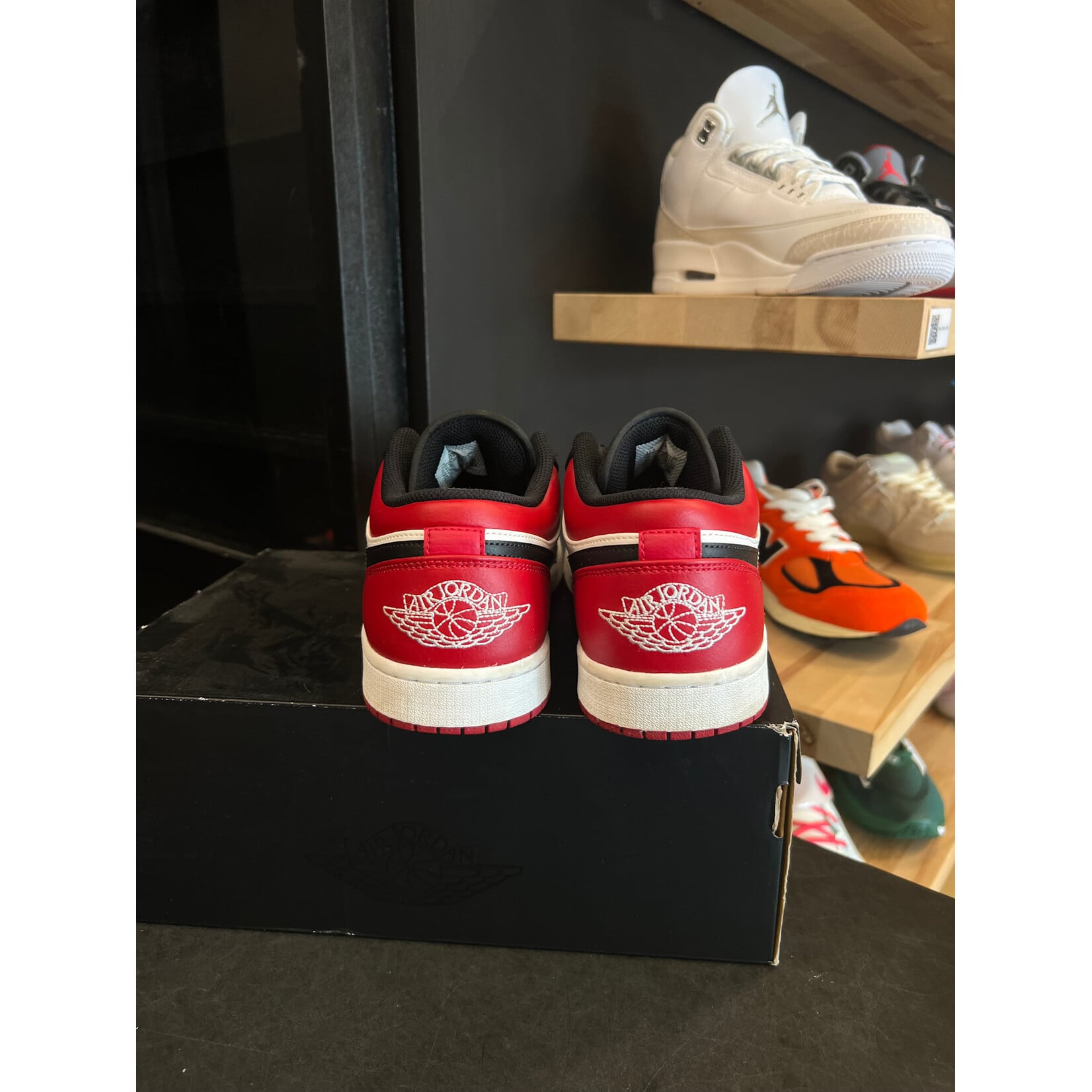 Jordan Jordan 1 Low Bred Toe Size 11.5, PREOWNED*