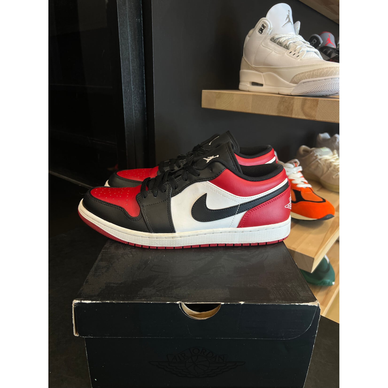 Jordan Jordan 1 Low Bred Toe Size 11.5, PREOWNED*