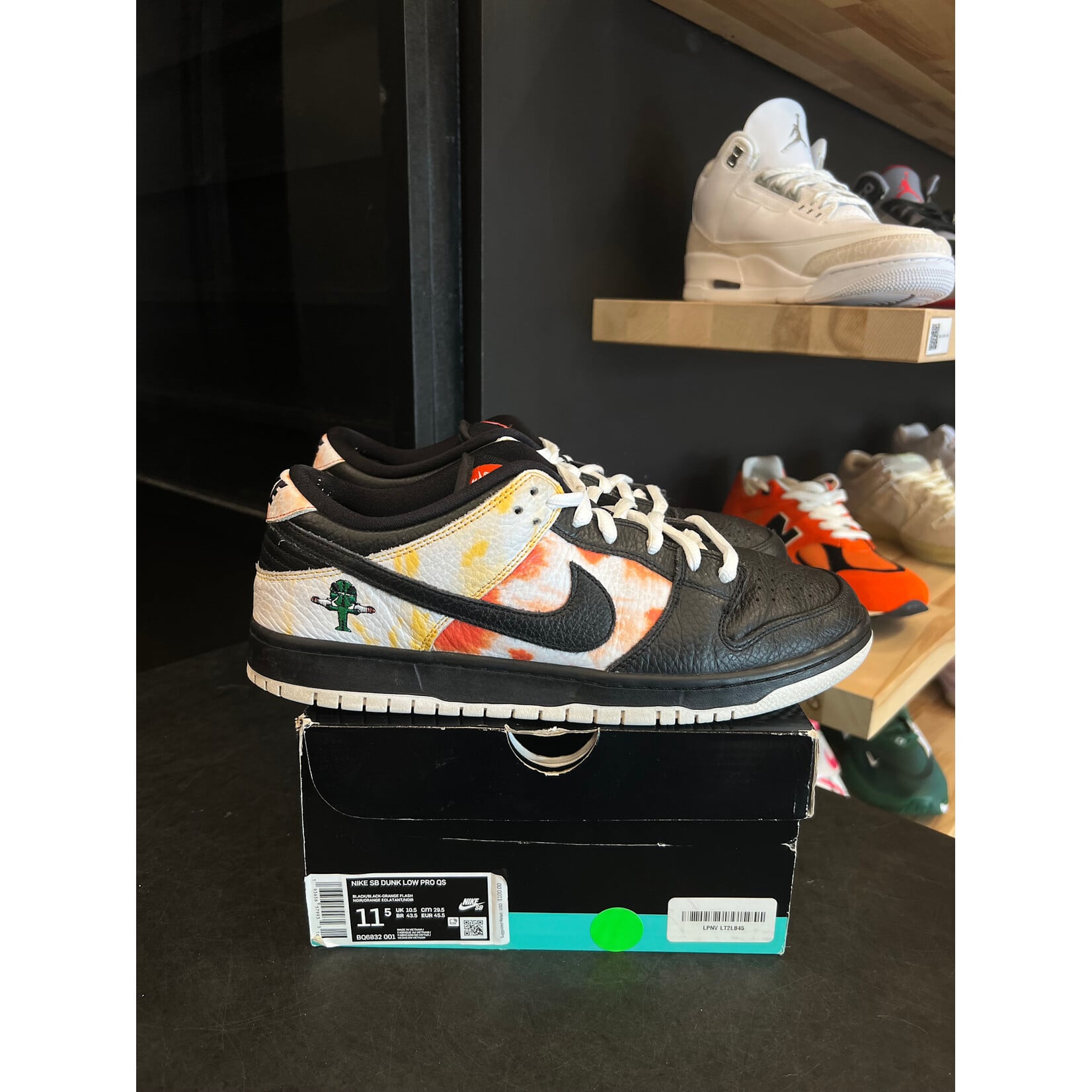 Nike Nike SB Dunk Low Raygun Tie-Dye Black Size 11.5, PREOWNED*