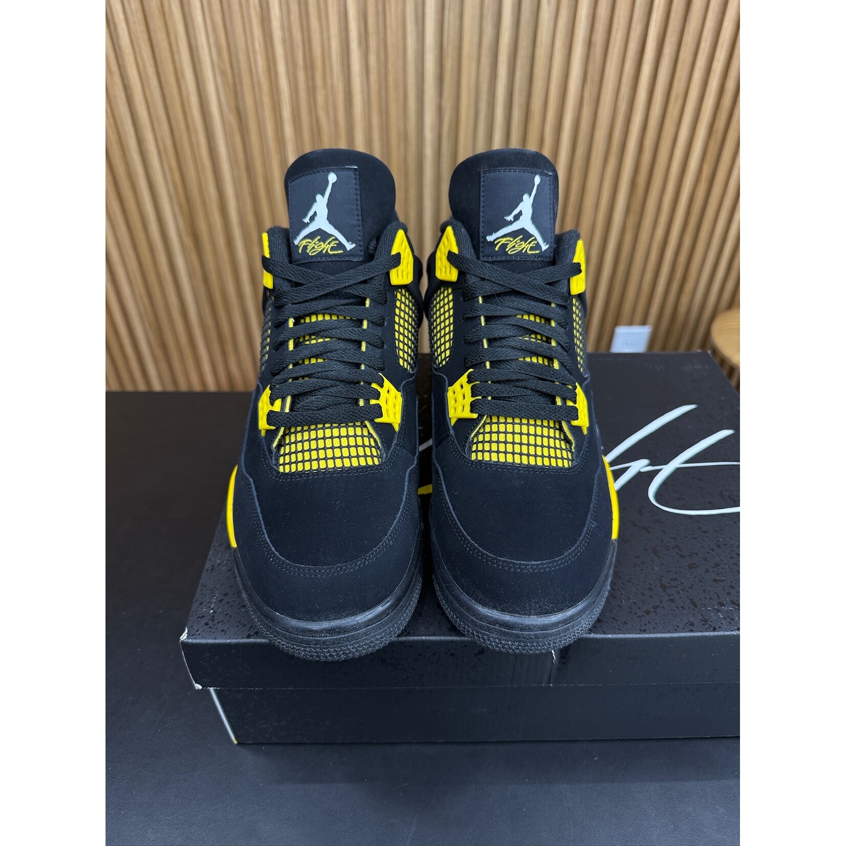 Jordan Jordan 4 Retro Thunder (2023) Size 12, PREOWNED*