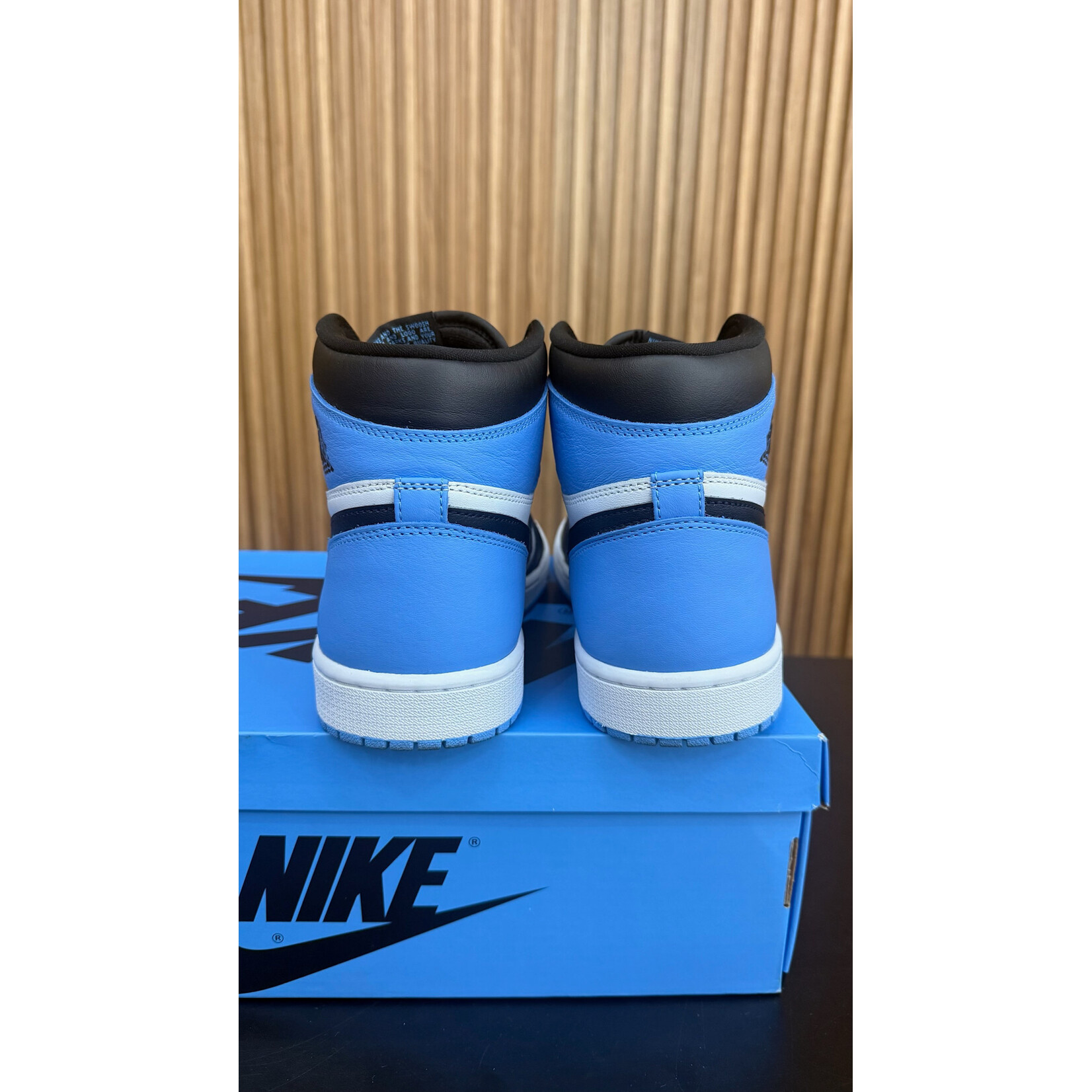 Jordan Jordan 1 Retro High OG UNC Toe Size 11, PREOWNED*