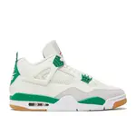 Jordan Jordan 4 Retro SB Pine Green Size 8, DS BRAND NEW DAMAGED LID