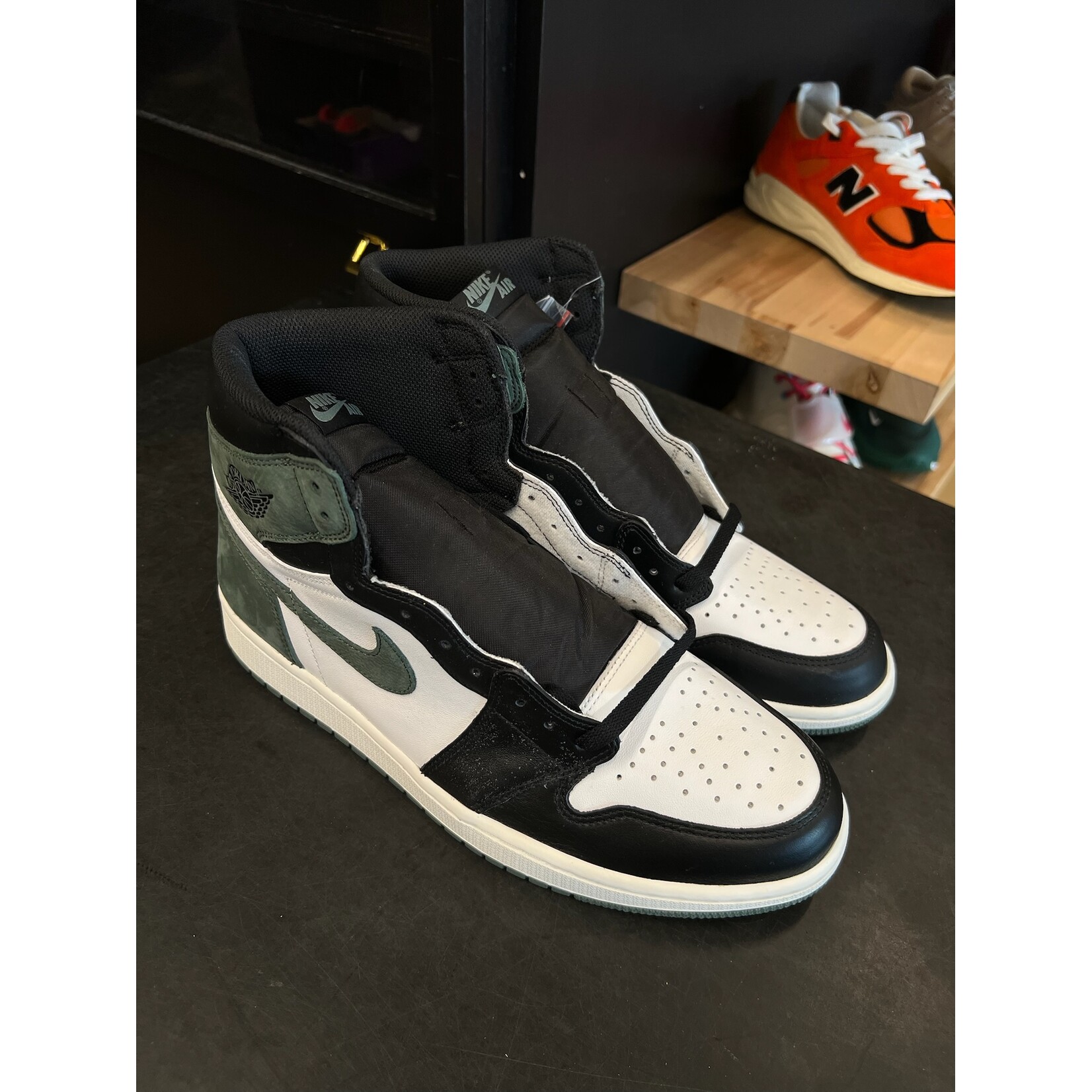 Jordan Jordan 1 Retro High Clay Green Size 12, DS BRAND NEW NO BOX*