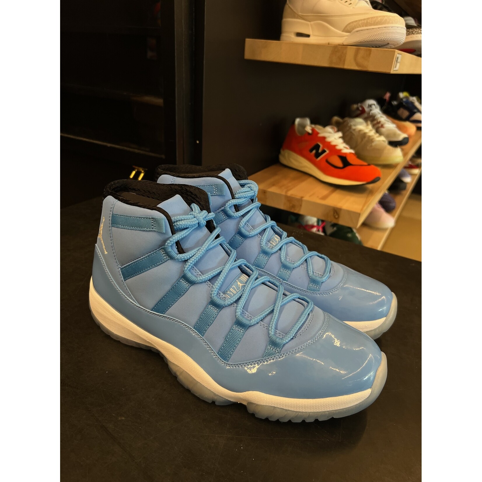 Jordan Jordan 11 Retro Pantone Size 12, DS BRAND NEW NO BOX