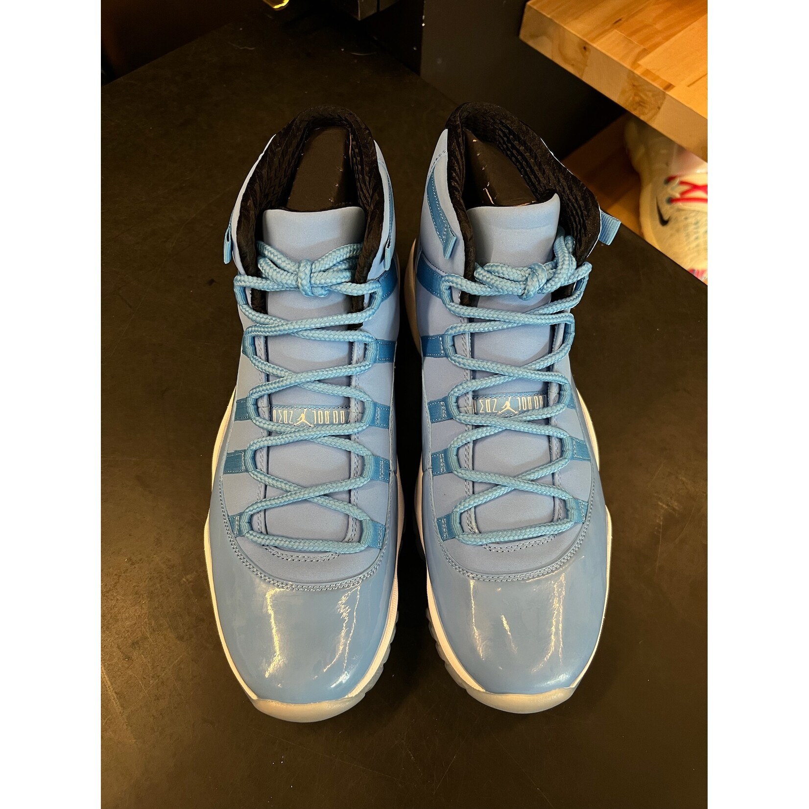 Jordan Jordan 11 Retro Pantone Size 12, DS BRAND NEW NO BOX