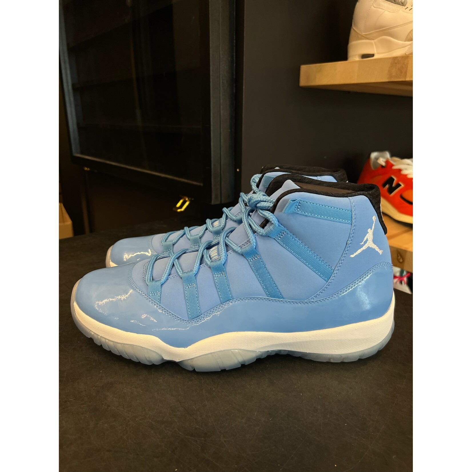 Jordan Jordan 11 Retro Pantone Size 12, DS BRAND NEW NO BOX