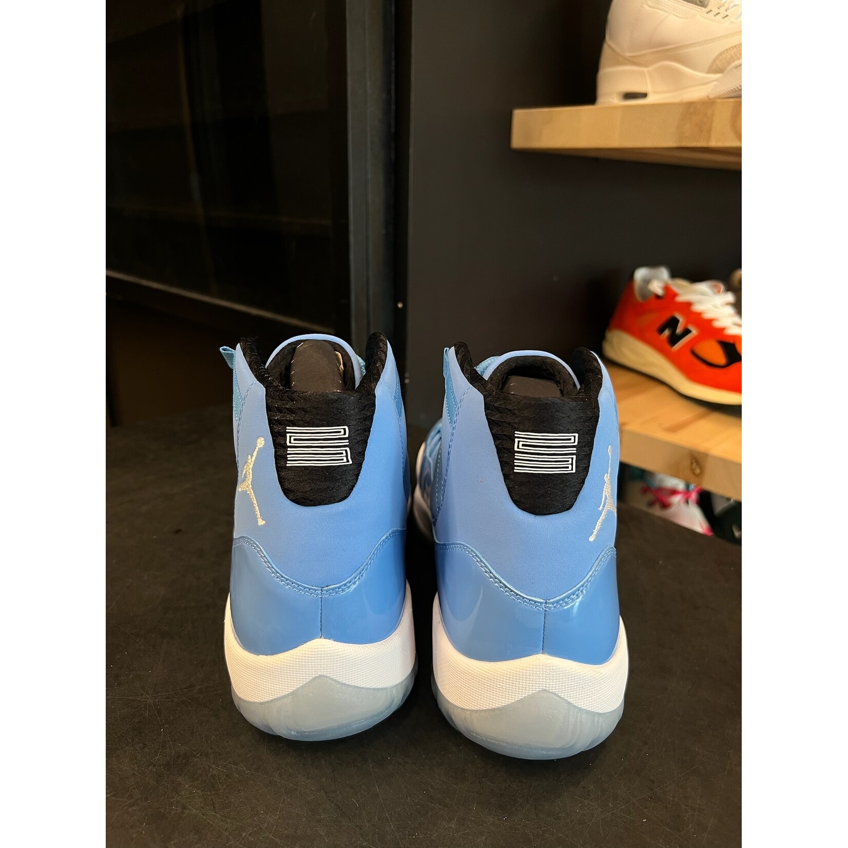 Jordan Jordan 11 Retro Pantone Size 12, DS BRAND NEW NO BOX
