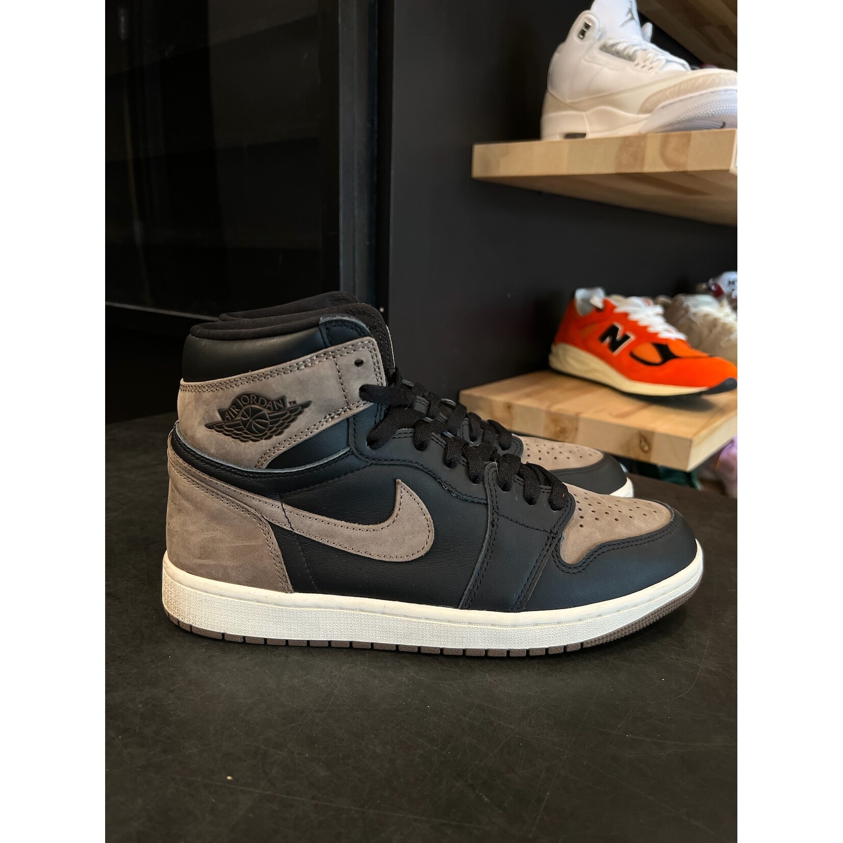 Jordan Jordan 1 Retro High OG Palomino Size 9, PREOWNED NO BOX*