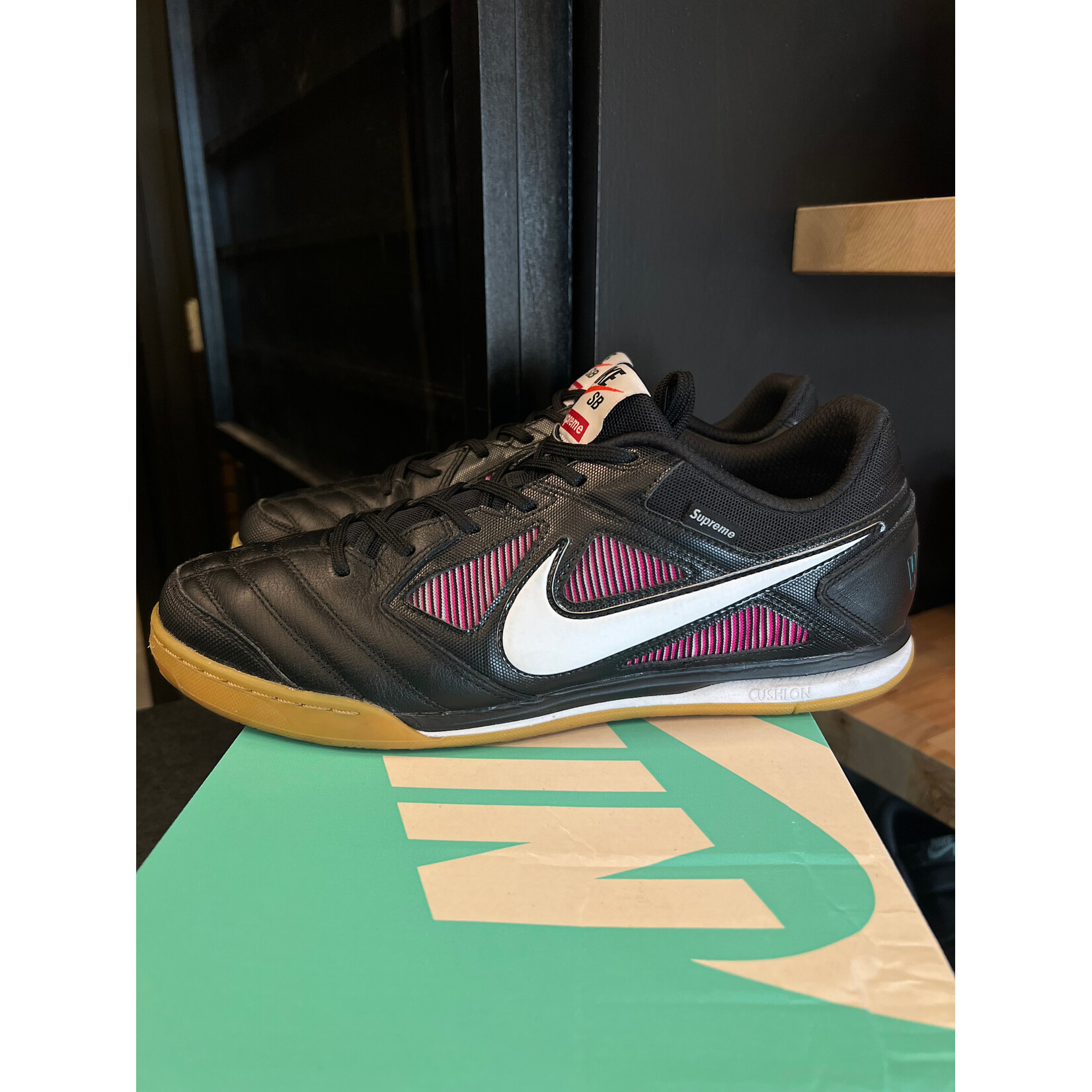 Nike Nike SB Gato Supreme Black Size 11, PREOWNED*