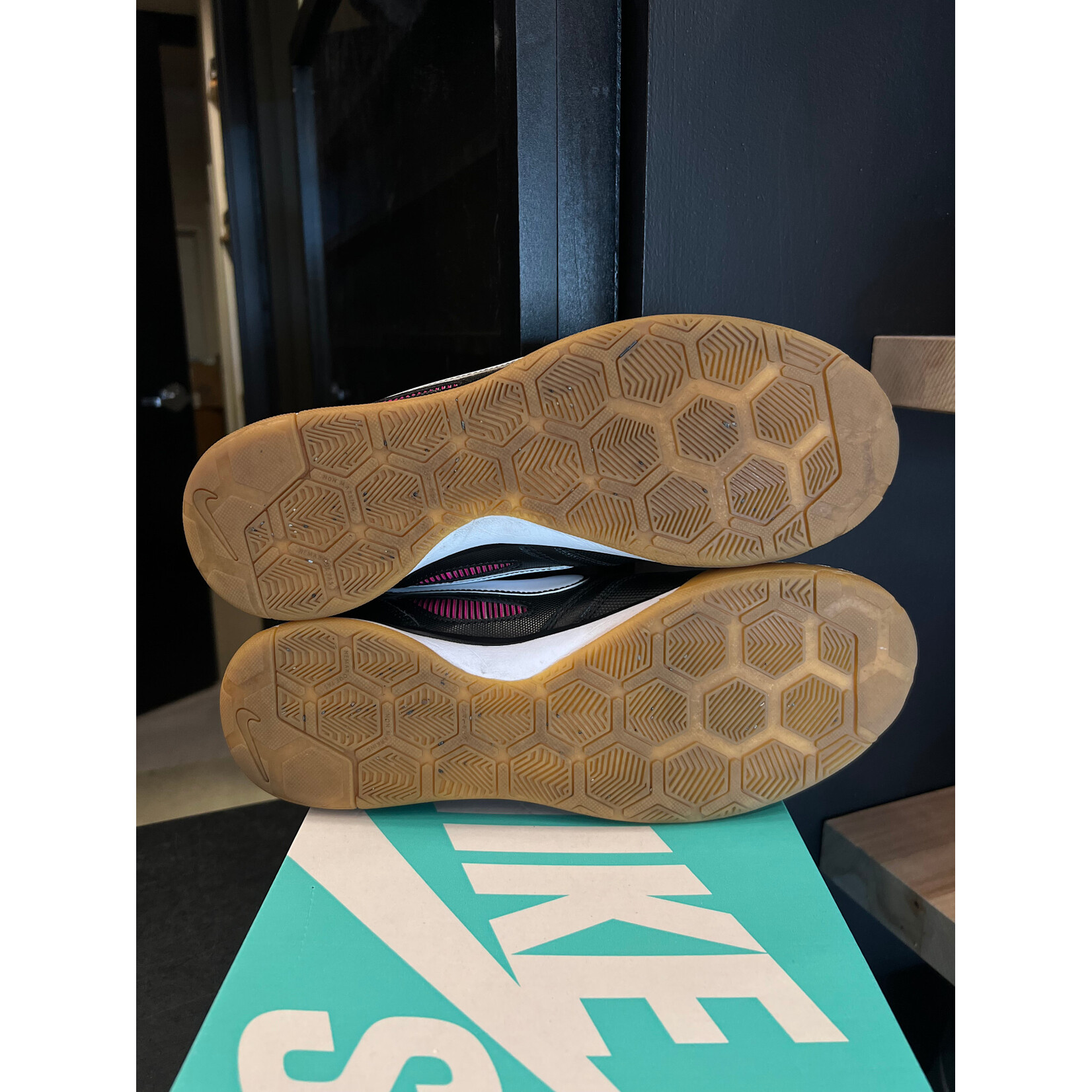 Nike Nike SB Gato Supreme Black Size 11, PREOWNED*