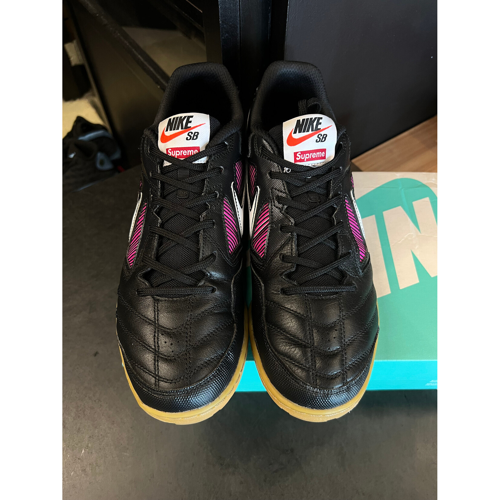 Nike Nike SB Gato Supreme Black Size 11, PREOWNED*