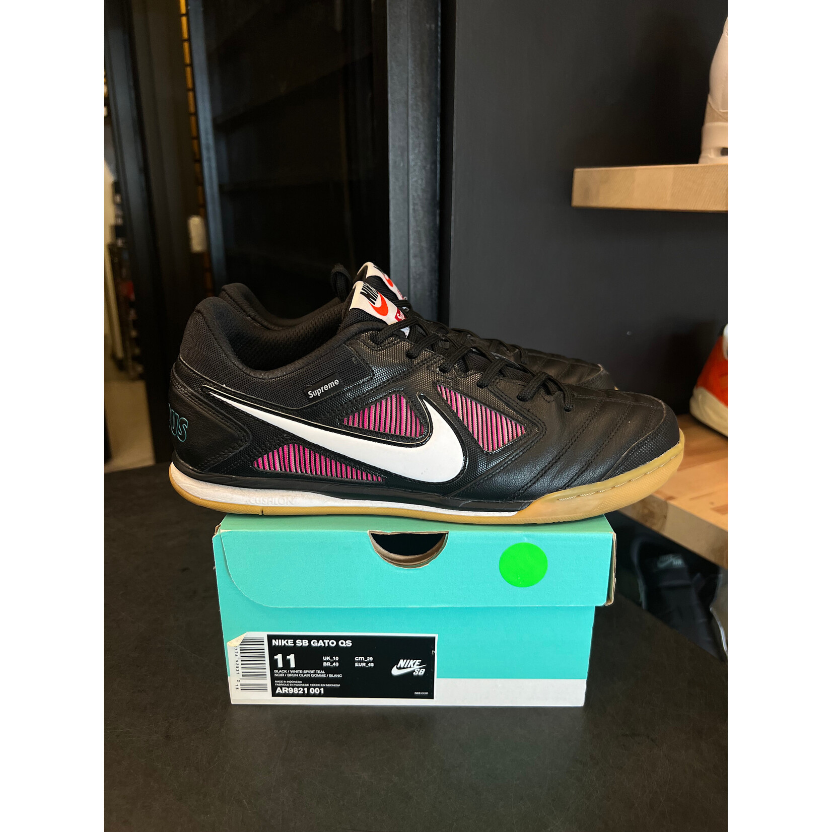 Nike Nike SB Gato Supreme Black Size 11, PREOWNED*