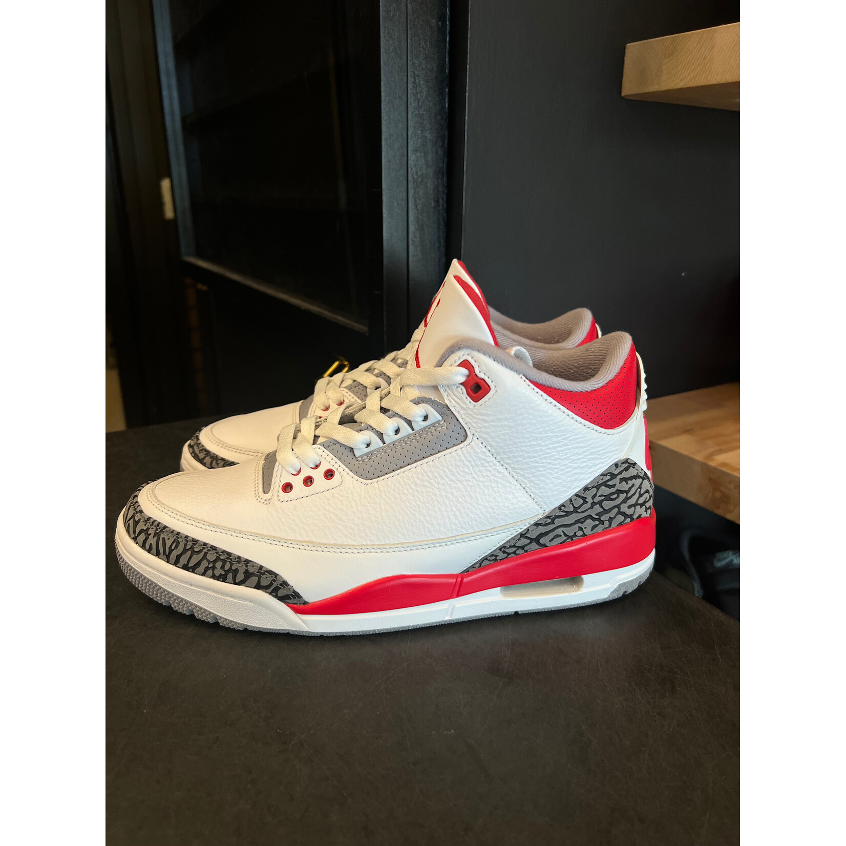 Jordan Jordan 3 Retro Fire Red (2022) Size 8.5, PREOWNED*