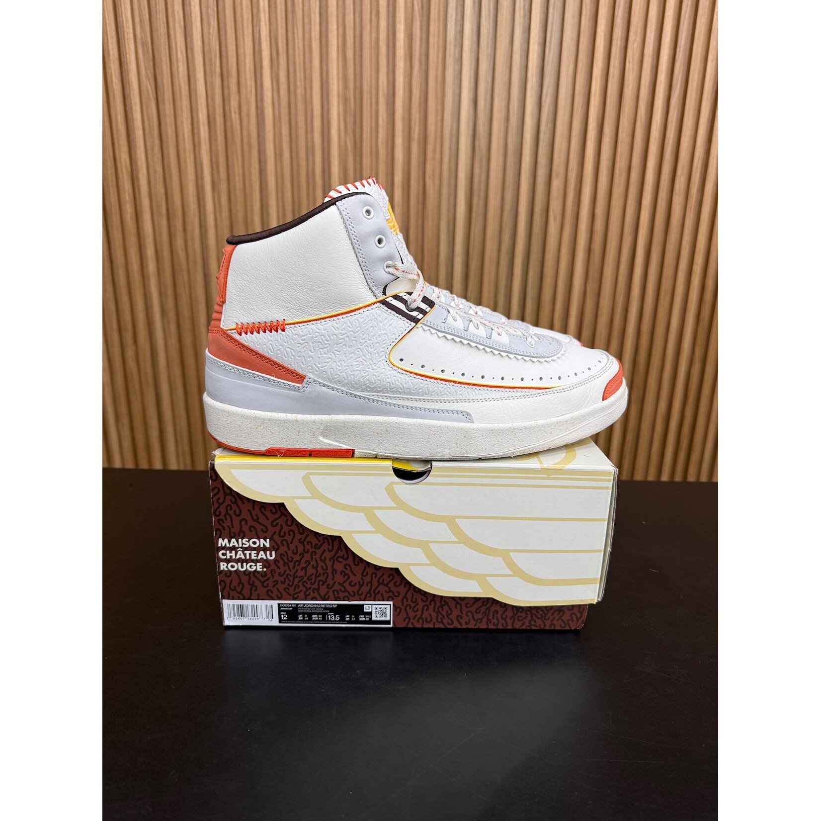 Jordan Jordan 2 Retro SP Maison Chateau Rouge Size 12, PREOWNED*