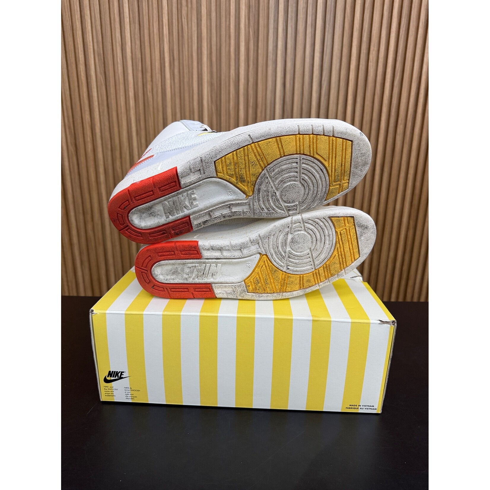 Jordan Jordan 2 Retro SP Maison Chateau Rouge Size 12, PREOWNED*