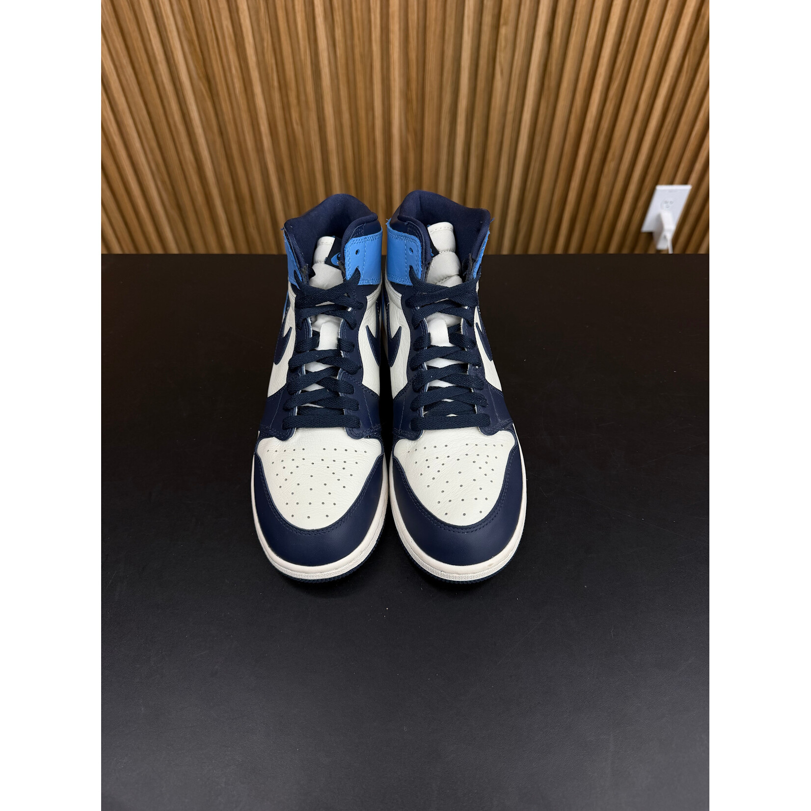 Jordan Jordan 1 Retro High Obsidian (GS) Size 7, PREOWNED
