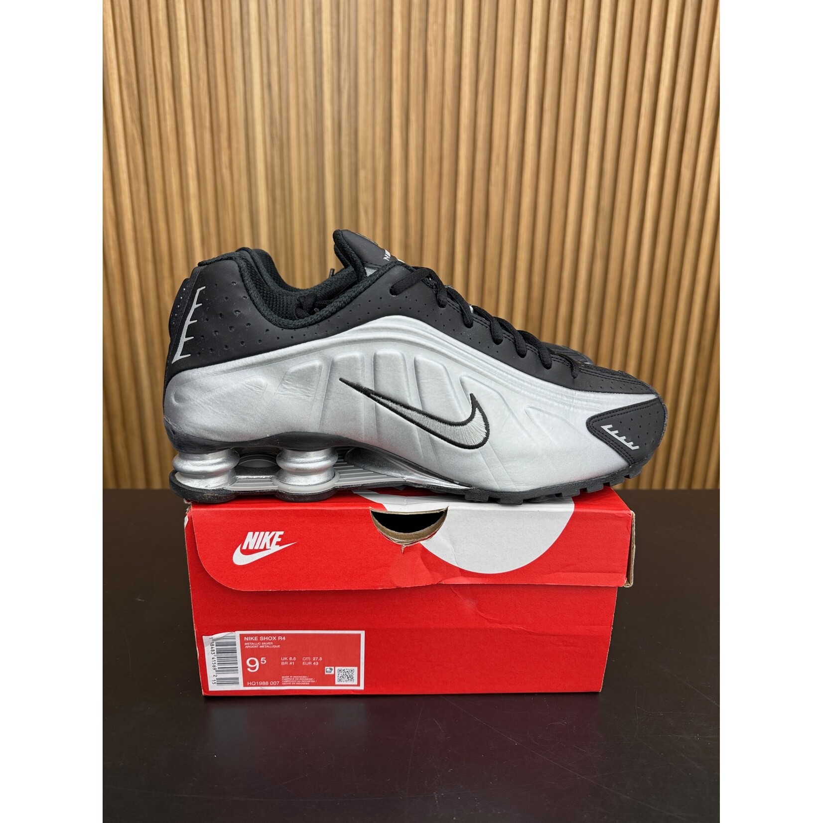 Nike Nike Shox R4 Metallic Silver Black Size 9.5, PREOWNED*