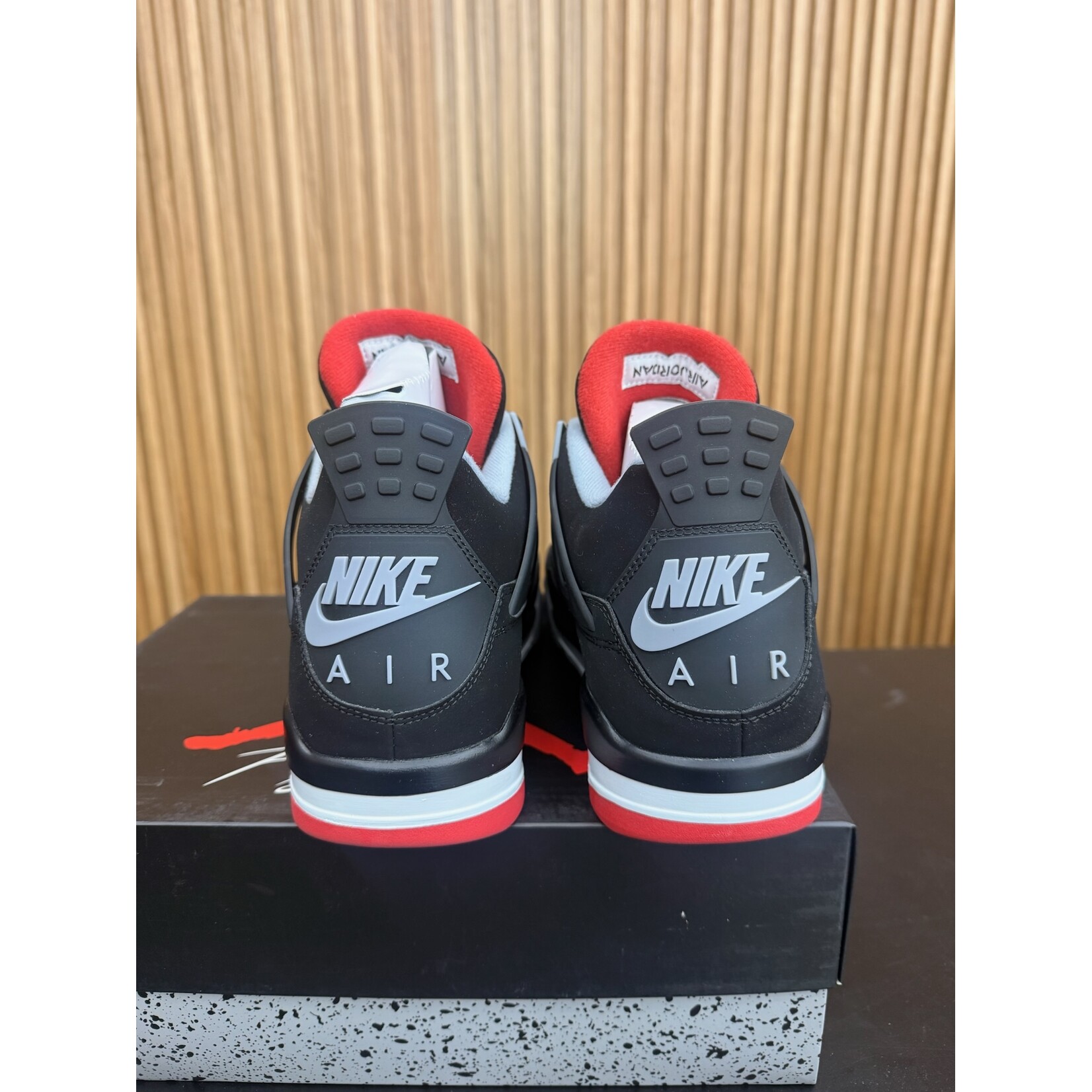 Jordan Jordan 4 Retro Bred (2019) Size 12, PREOWNED