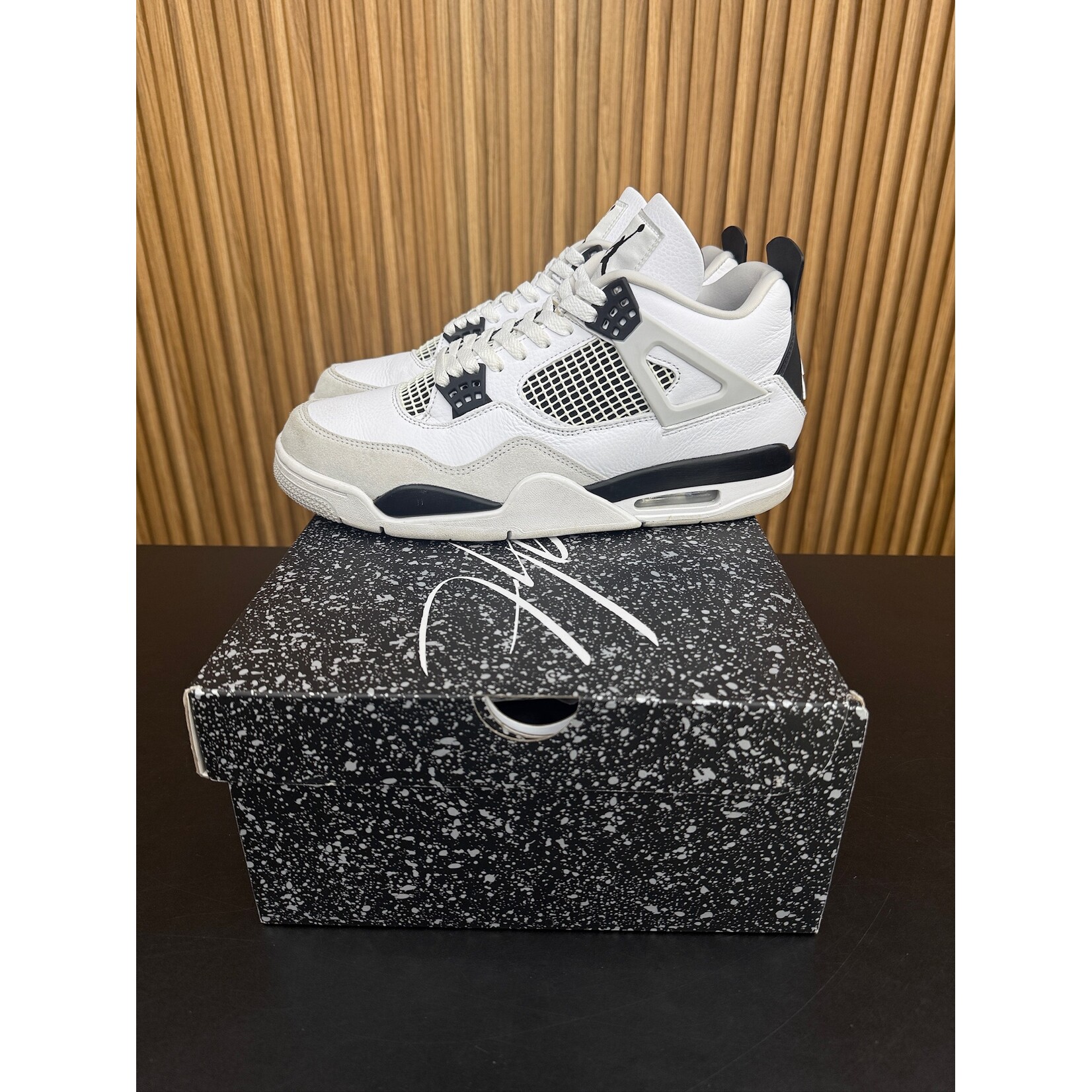 Jordan Jordan 4 Retro Military Black Size 11, PREOWNED*