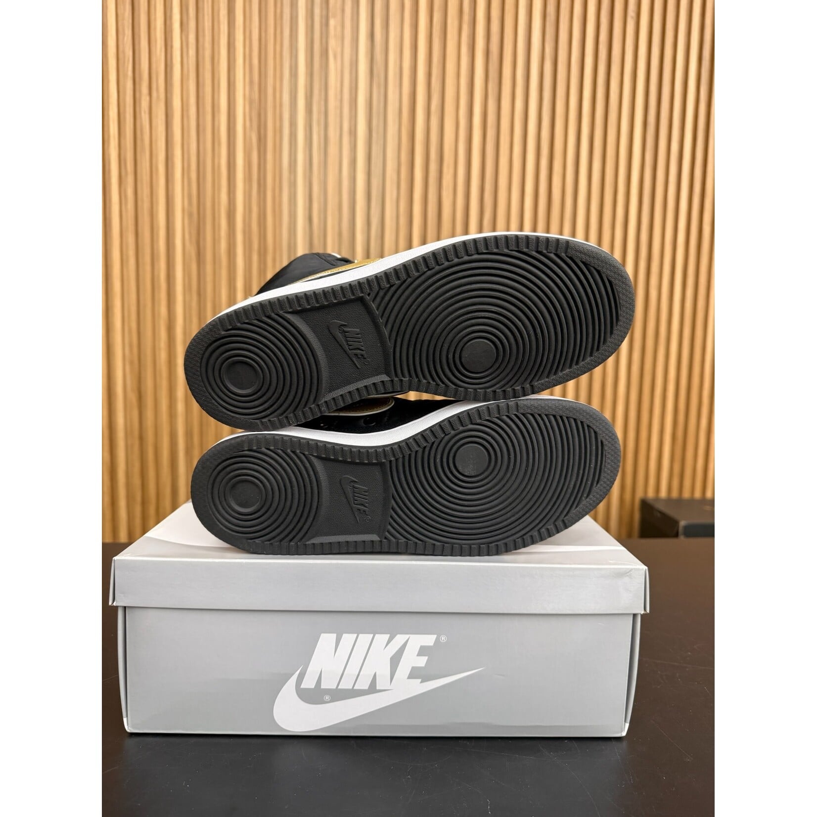 Nike Nike Vandal High Supreme Black Metallic Gold Size 7.5, PREOWNED*