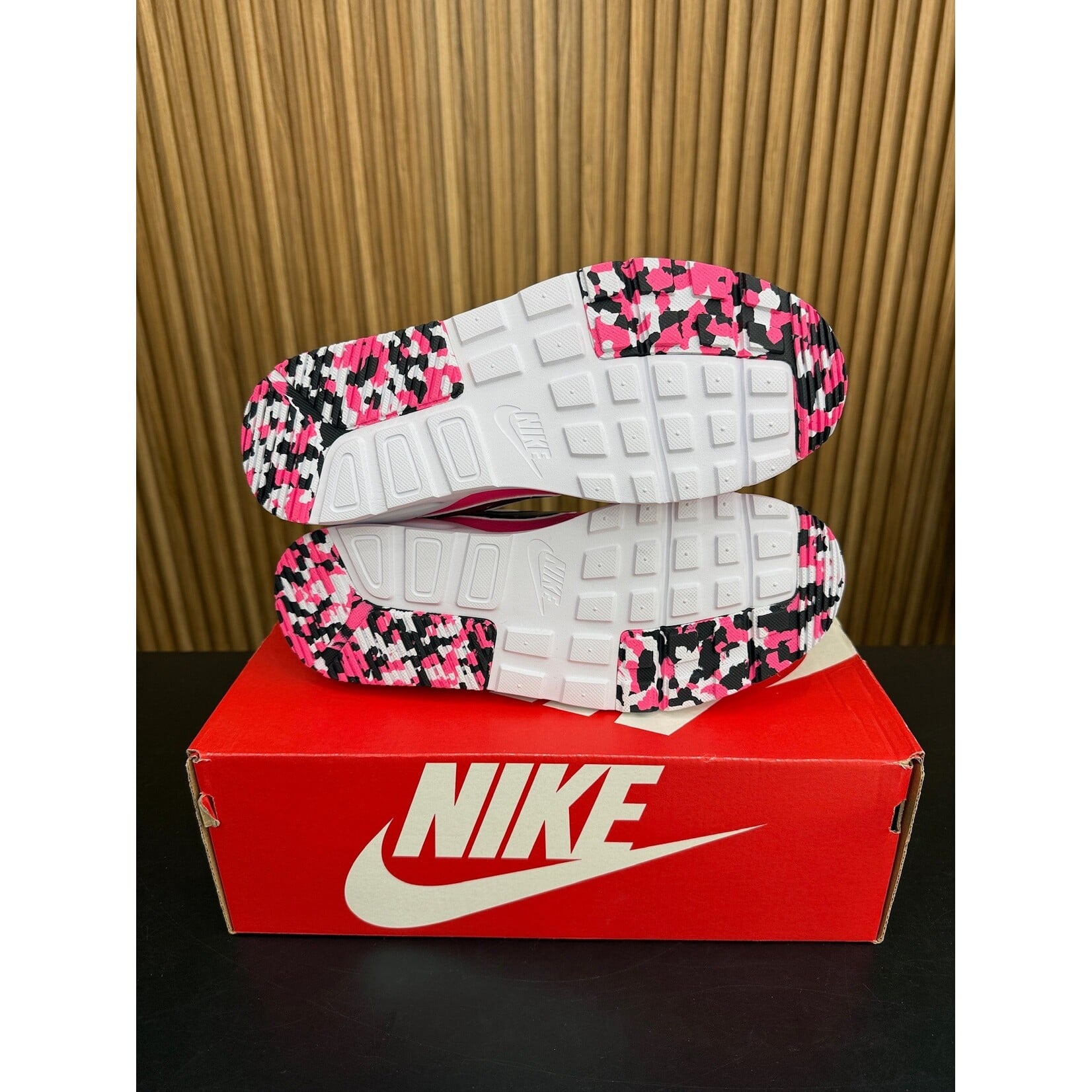Air Air Max SC 'Pink Multi Swoosh' Size 9W, PREOWNED