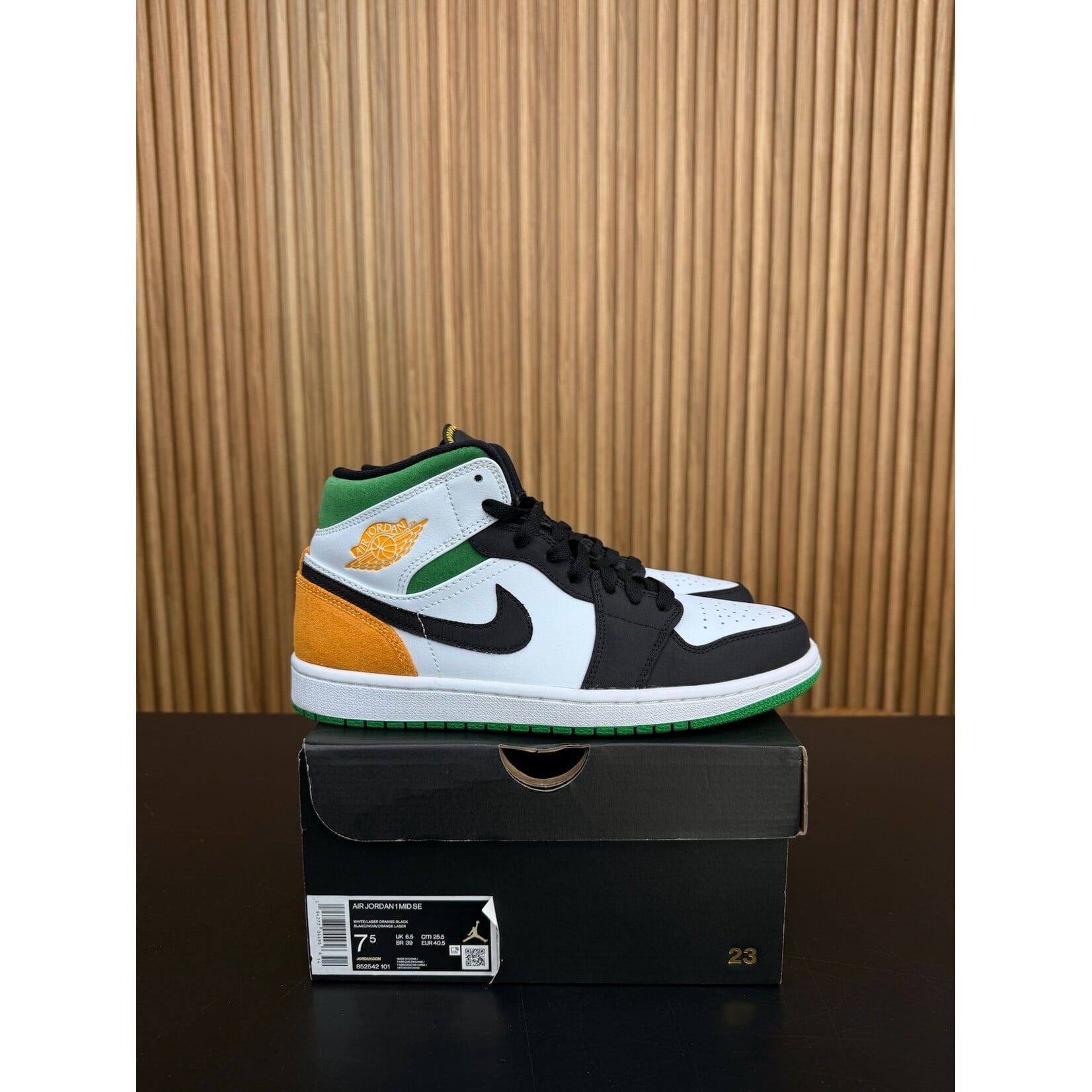 Jordan Jordan 1 Mid Oakland Size 7.5, PREOWNED*