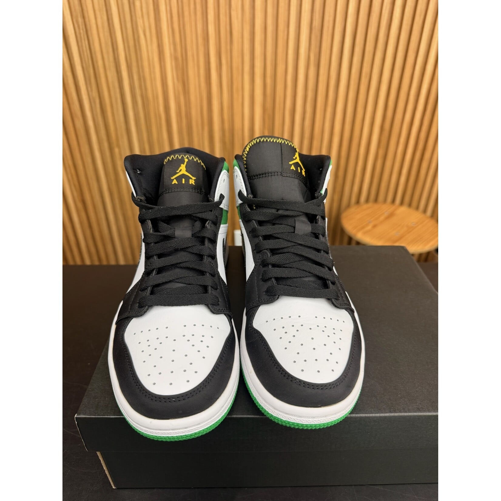 Jordan Jordan 1 Mid Oakland Size 7.5, PREOWNED*