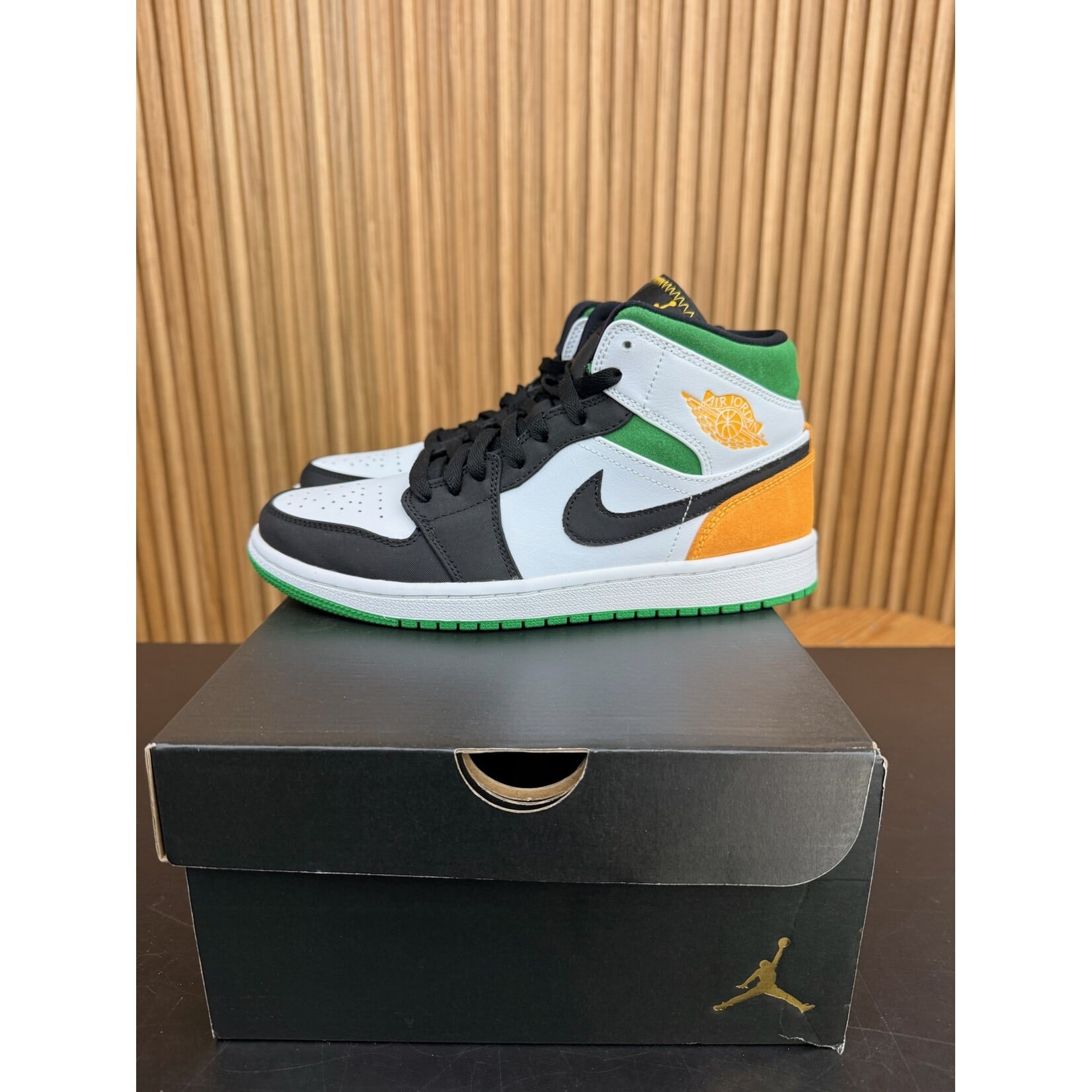 Jordan Jordan 1 Mid Oakland Size 7.5, PREOWNED*