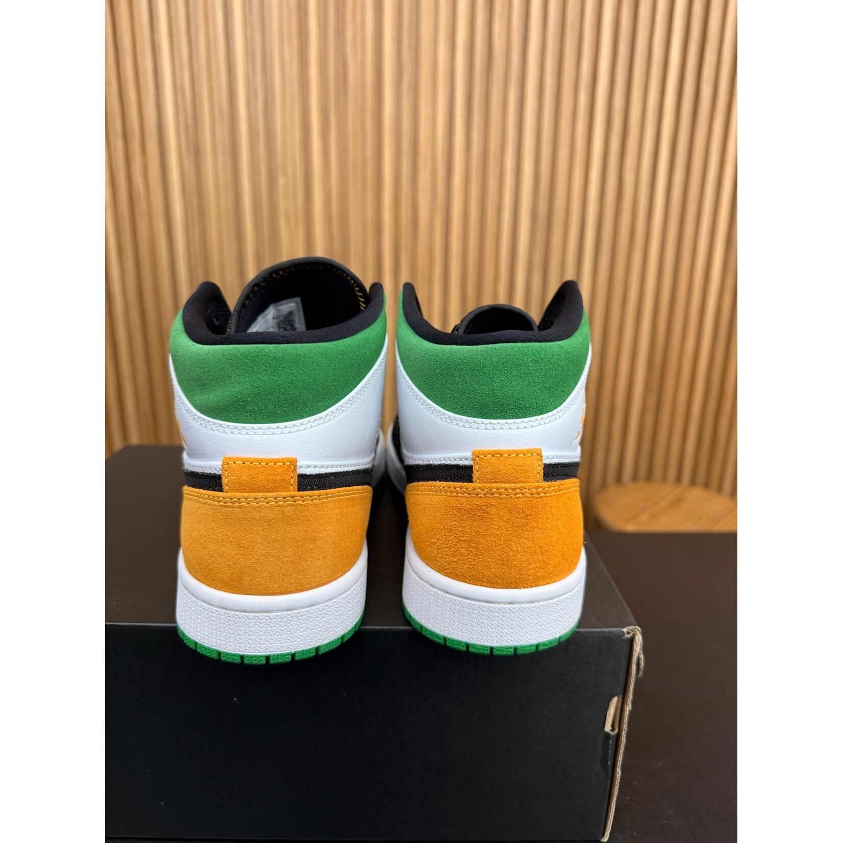 Jordan Jordan 1 Mid Oakland Size 7.5, PREOWNED*