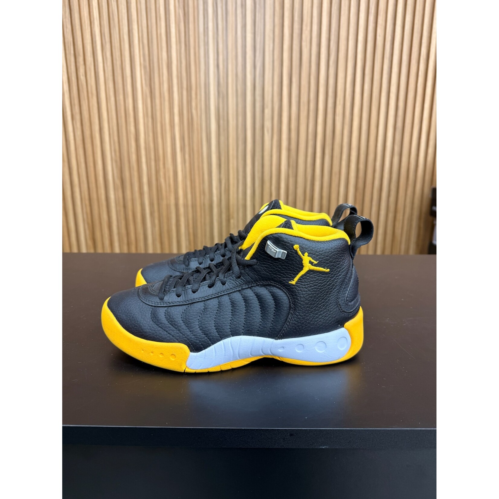 Jordan Jordan Jumpman Pro Black University Gold Size 7.5, PREOWNED NO BOX