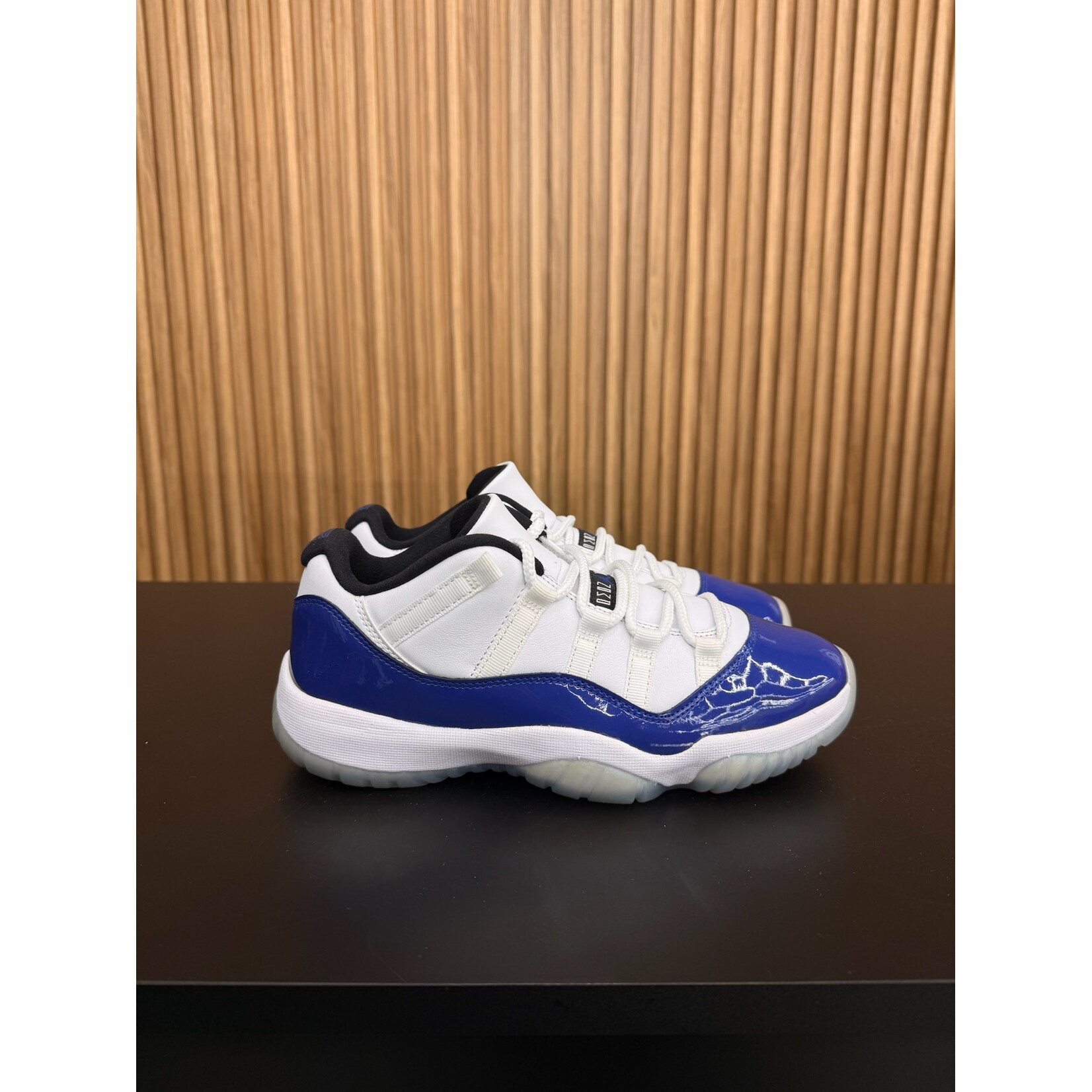 Jordan Jordan 11 Retro Low White Concord (Women's) Size 9W, PREOWNED NO BOX