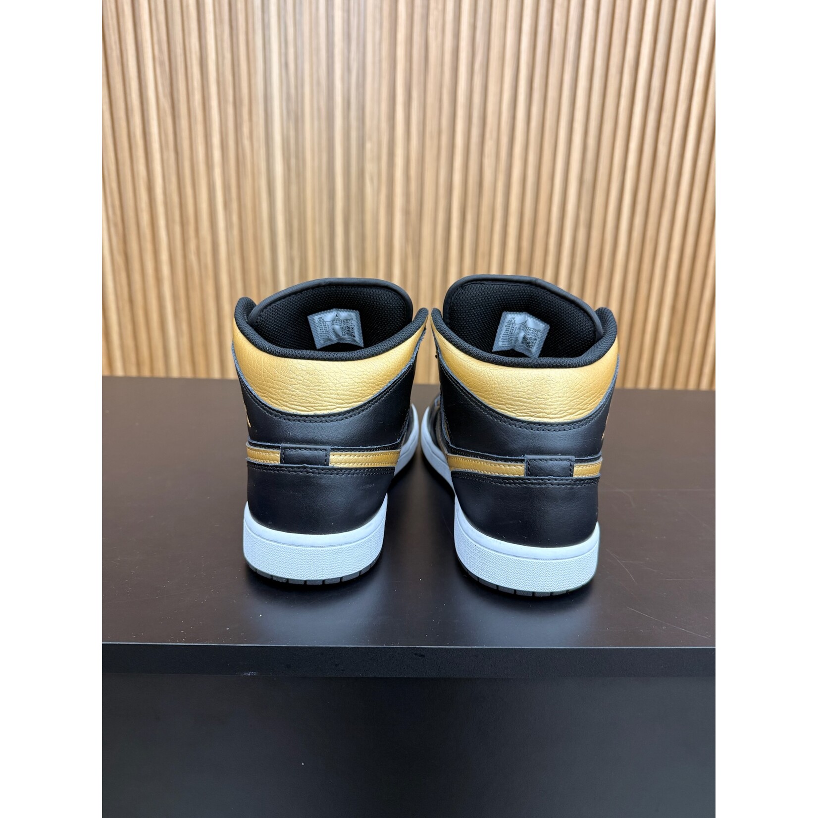 Jordan Jordan 1 Mid Black Metallic Gold Size 10.5, PREOWNED NO BOX