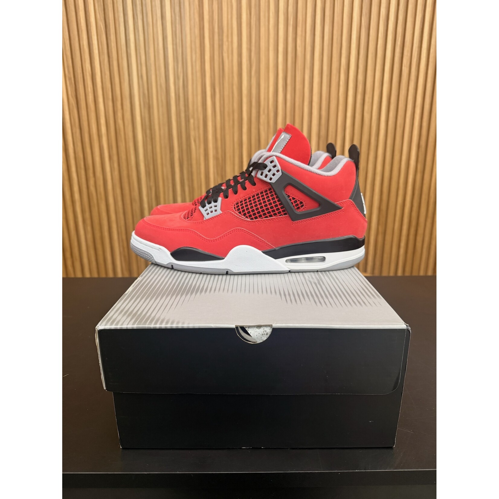 Jordan Jordan 4 Retro Toro Bravo (2026) Size 13, PREOWNED*