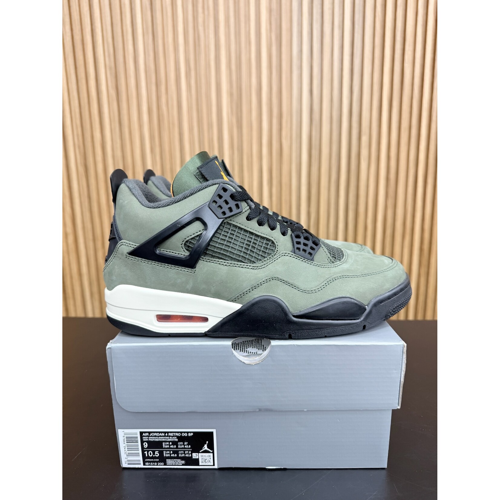 Jordan Jordan 4 Retro OG SP Undefeated (2025) Size 9, PREOWNED