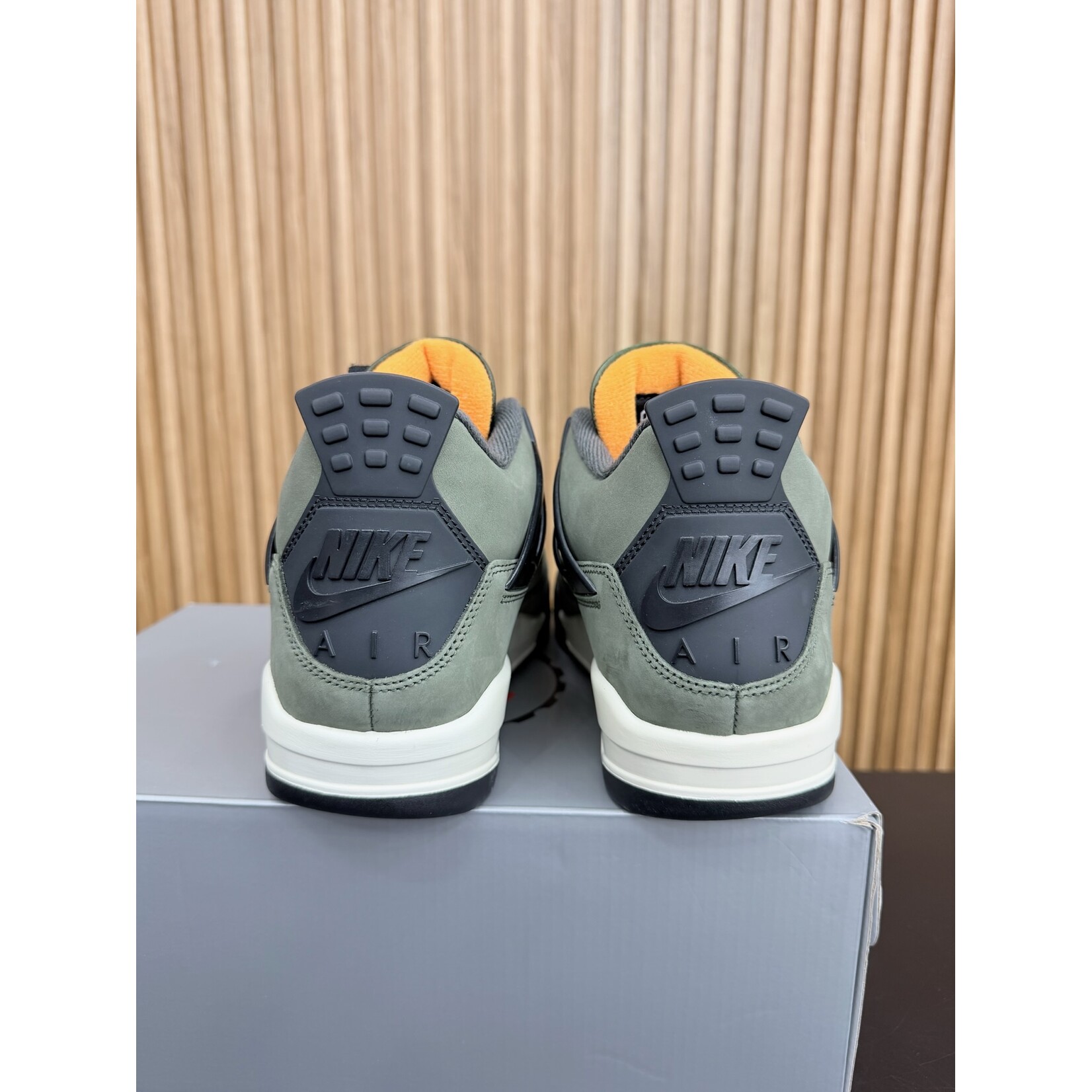 Jordan Jordan 4 Retro OG SP Undefeated (2025) Size 9, PREOWNED