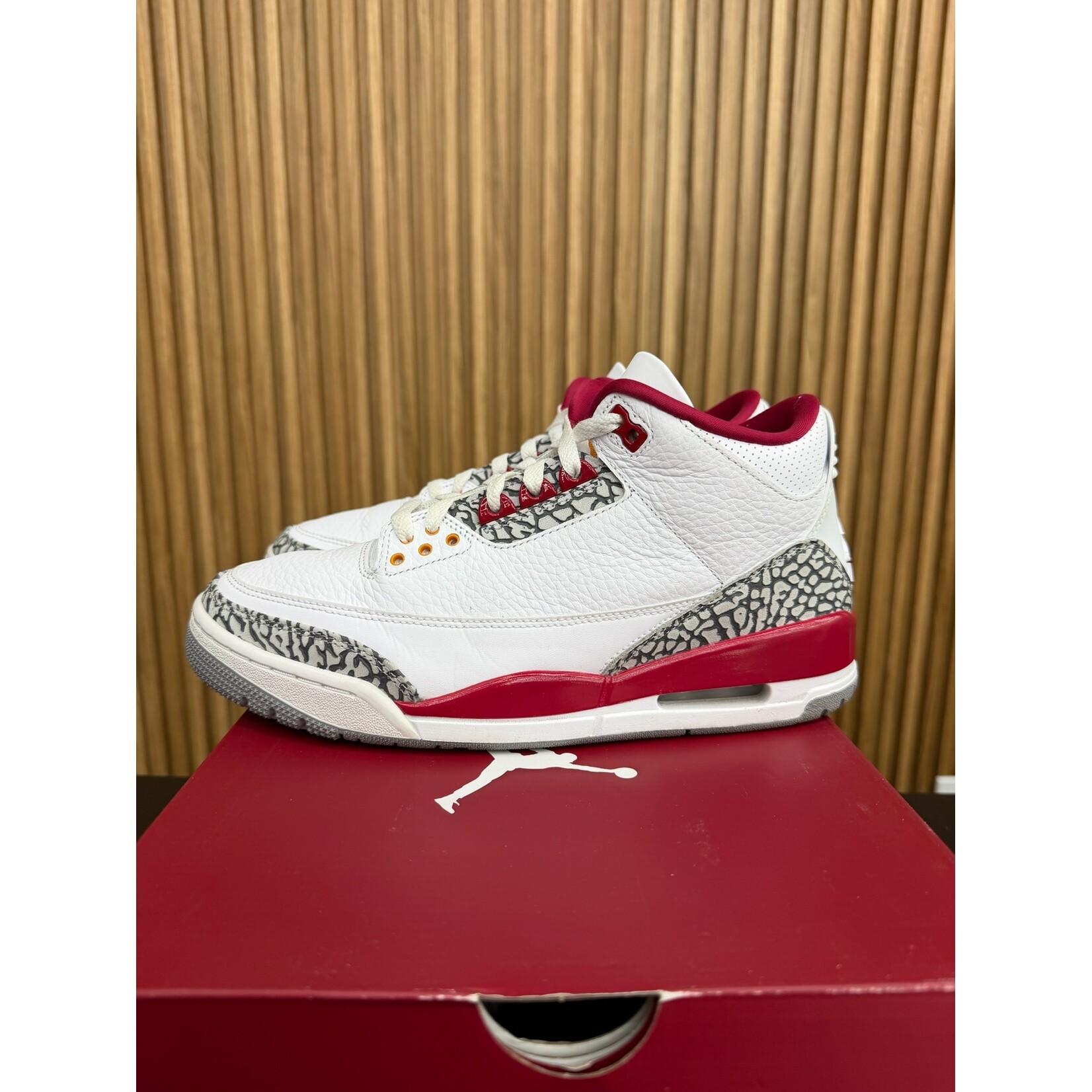 Jordan Jordan 3 Retro Cardinal Red Size 9, PREOWNED