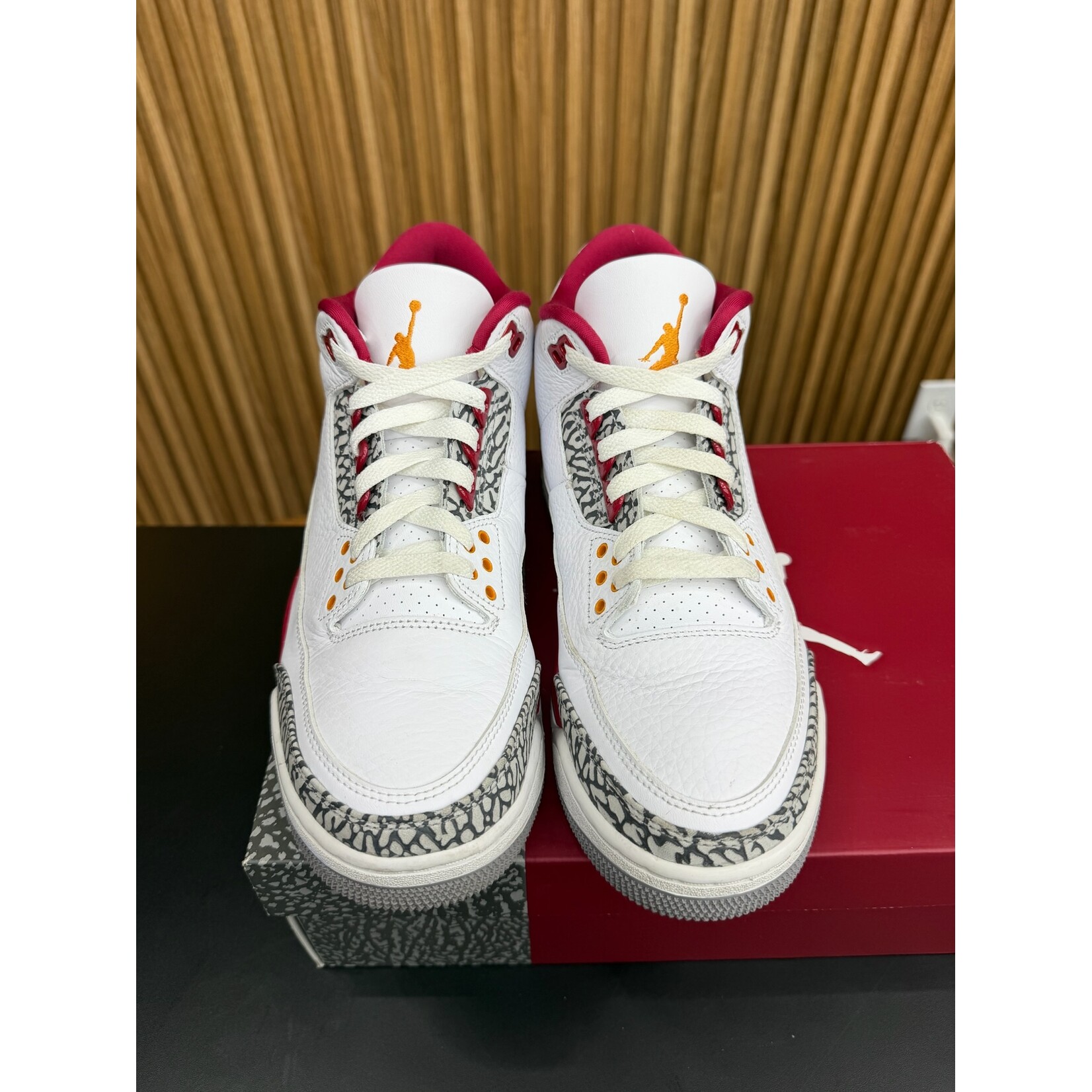 Jordan Jordan 3 Retro Cardinal Red Size 9, PREOWNED