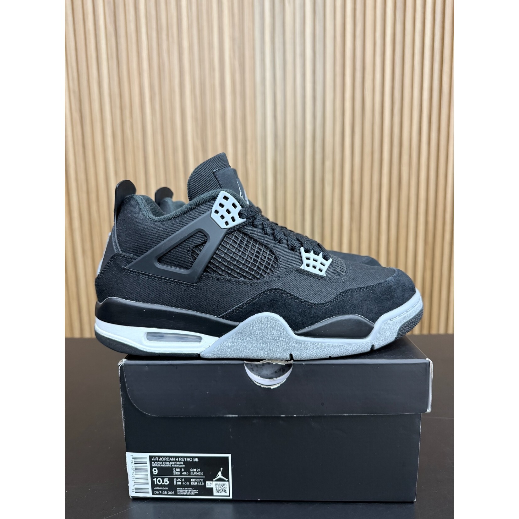 Jordan Jordan 4 Retro SE Black Canvas Size 9, PREOWNED
