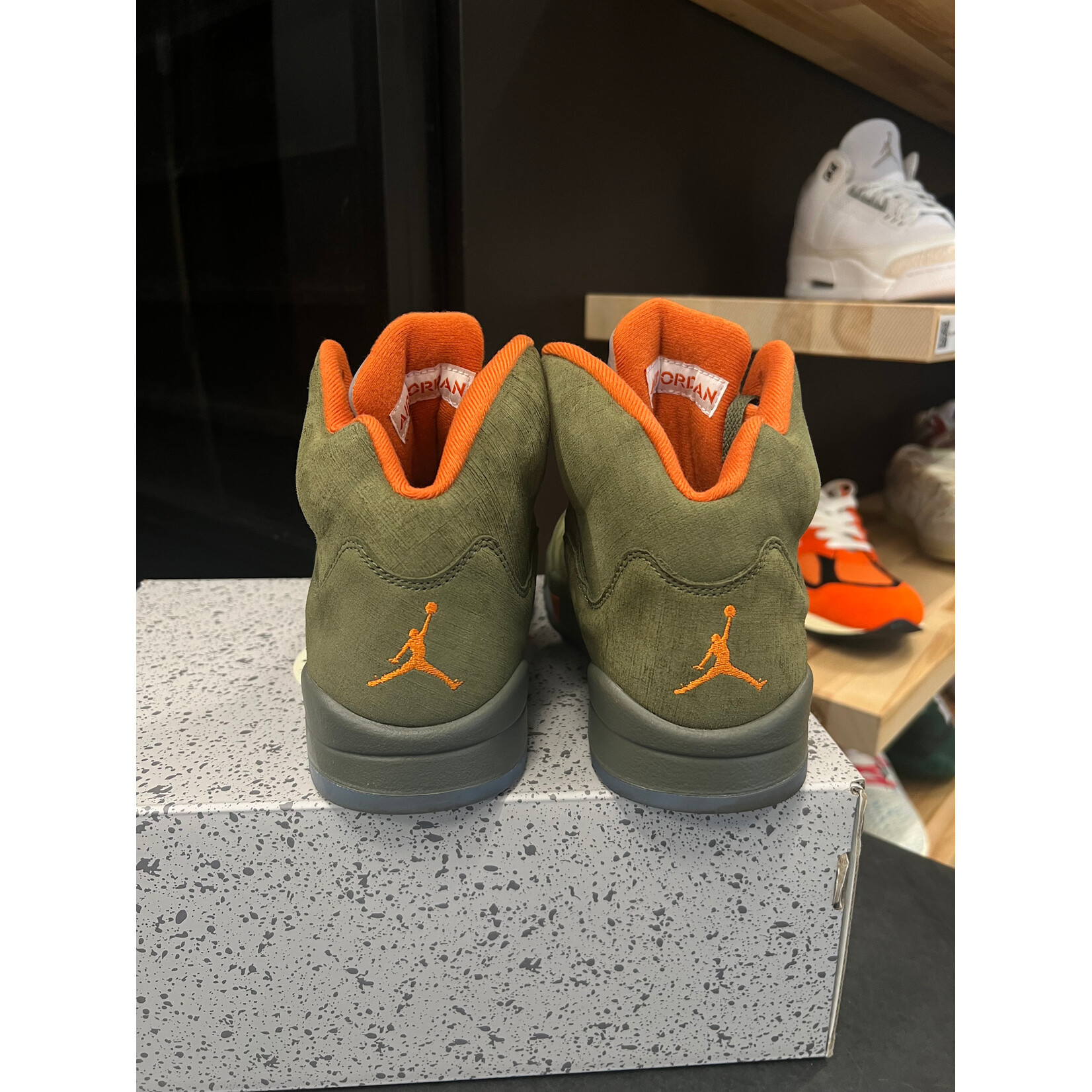Jordan Jordan 5 Retro Olive (2024) Size 9.5, PREOWNED