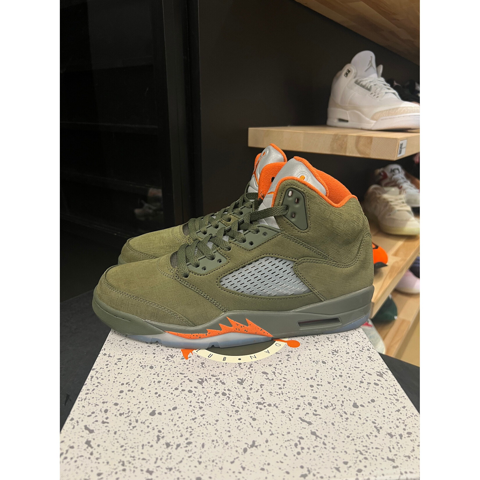 Jordan Jordan 5 Retro Olive (2024) Size 9.5, PREOWNED