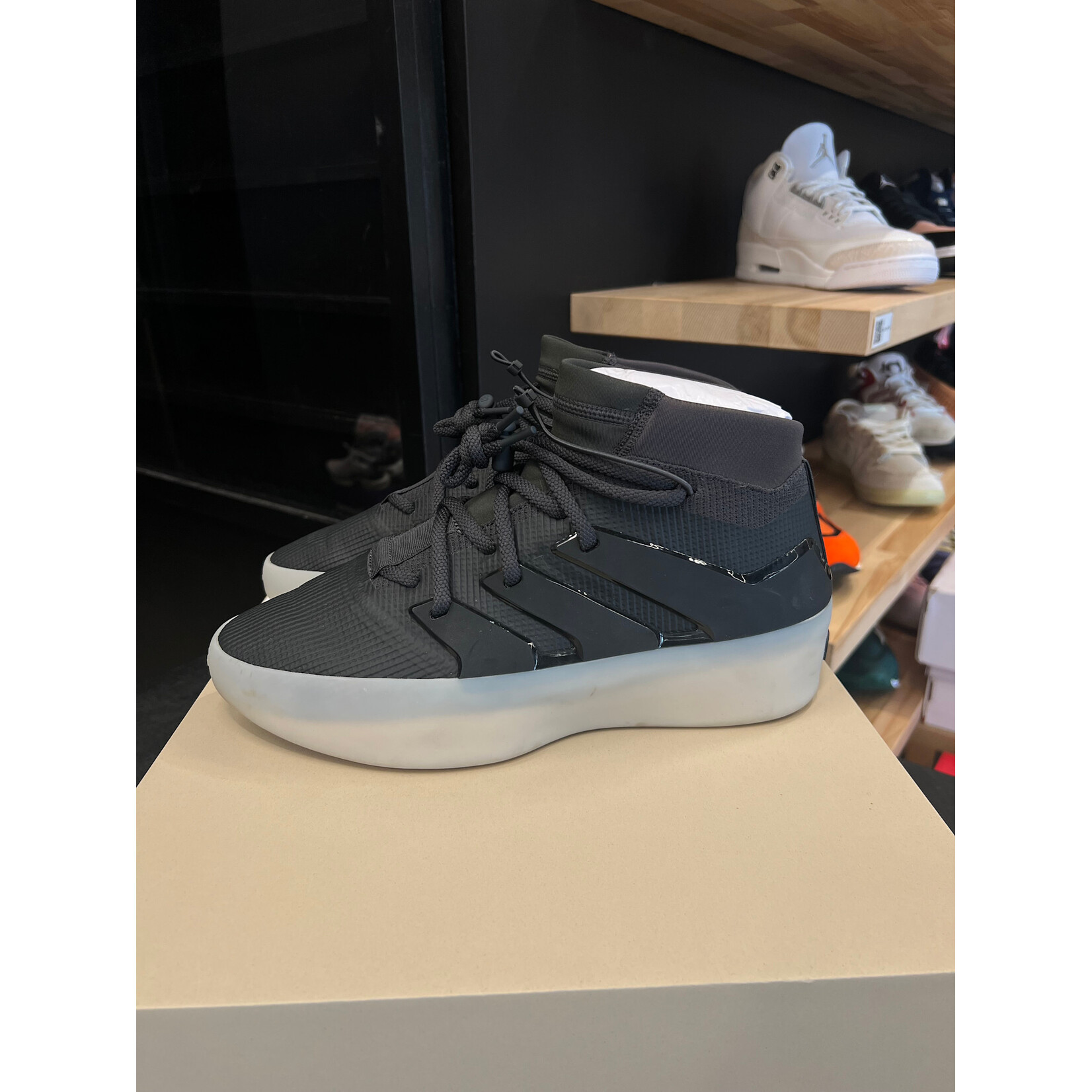 Adidas adidas Fear of God Athletics I Basketball Carbon Size 11, PREOWNED*