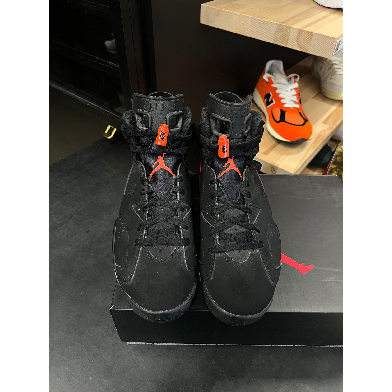 Jordan Jordan 6 Retro Black Infrared (2019) Size 10, PREOWNED*