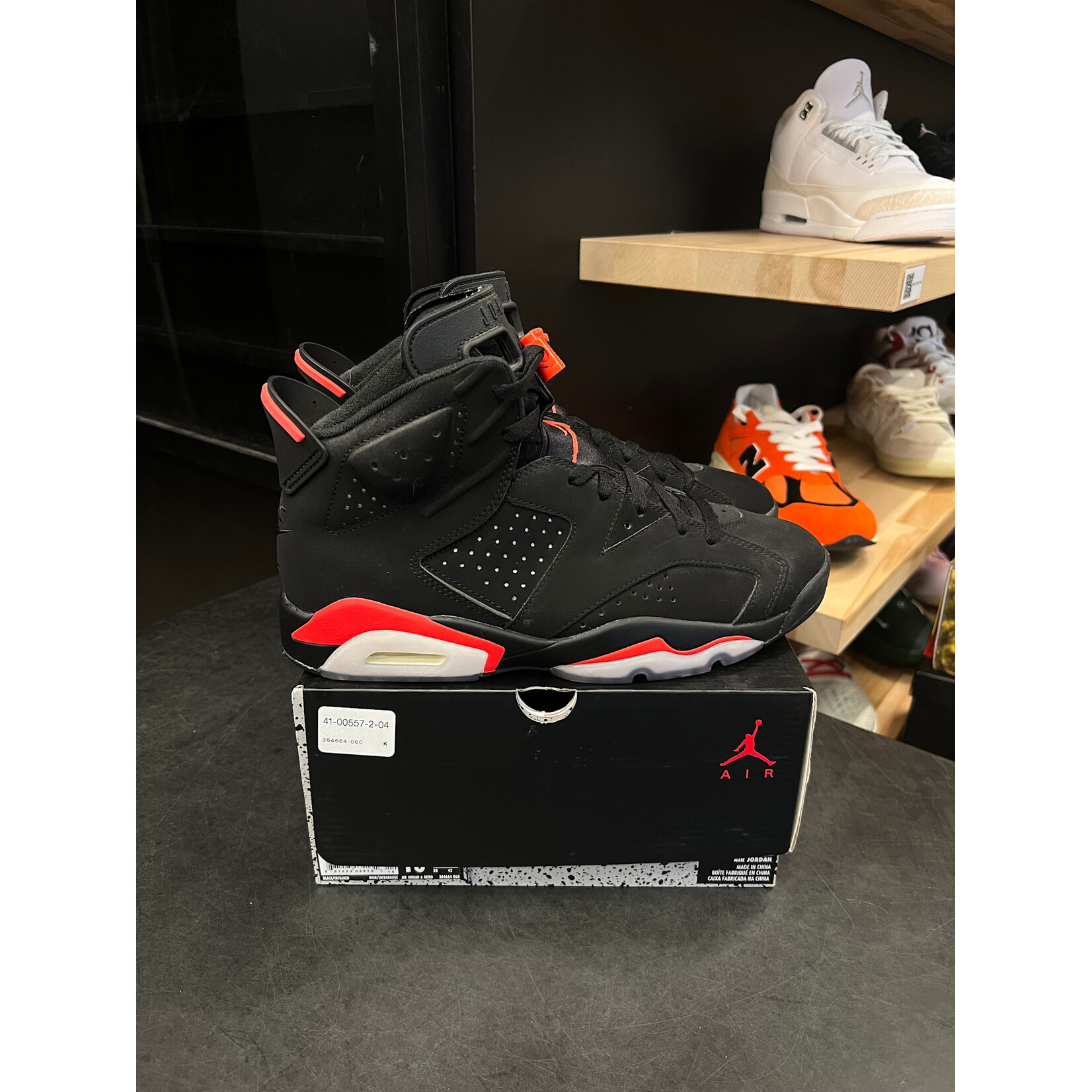Jordan Jordan 6 Retro Black Infrared (2019) Size 10, PREOWNED*