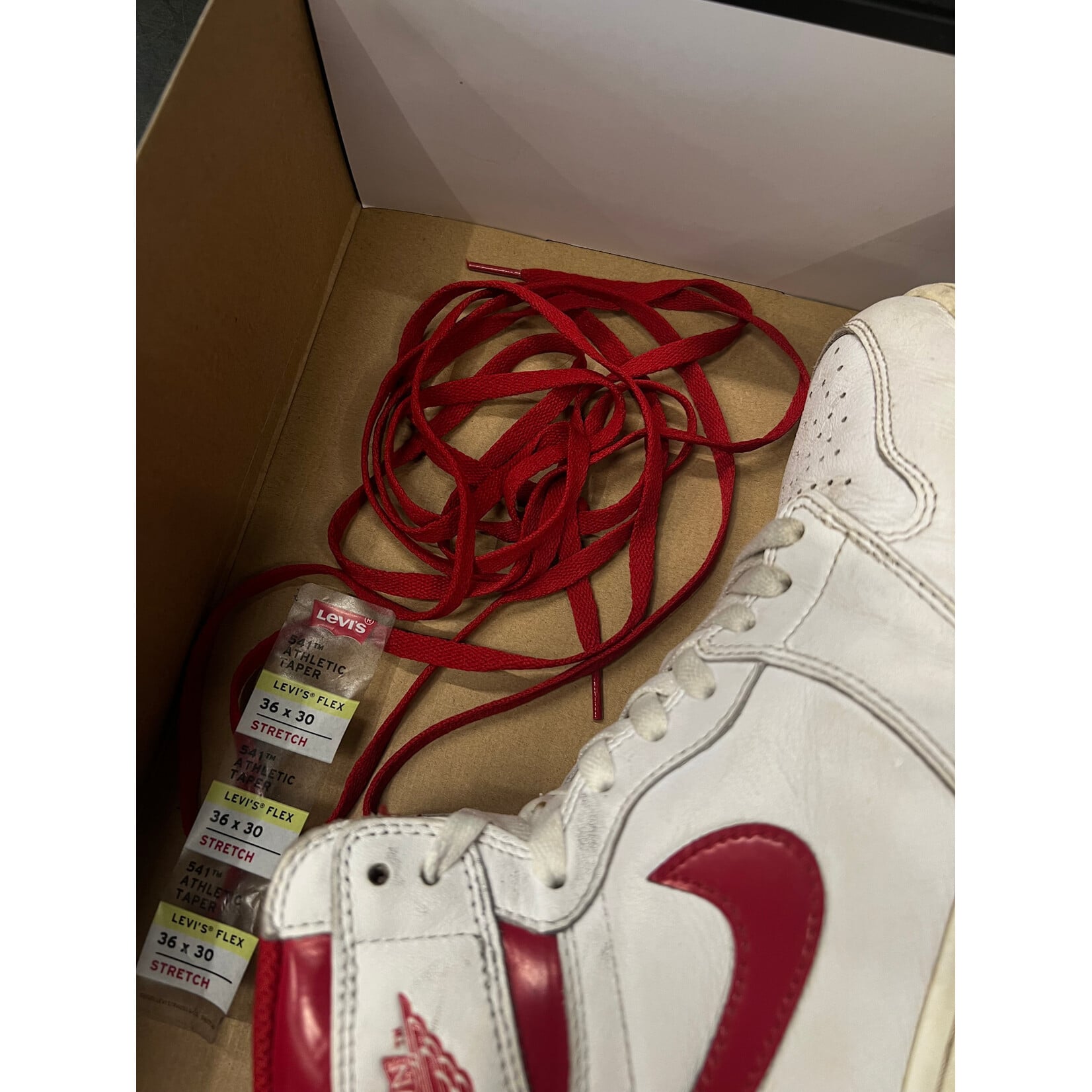 Jordan Jordan 1 Retro Metallic Red (2017) Size 10.5, PREOWNED*