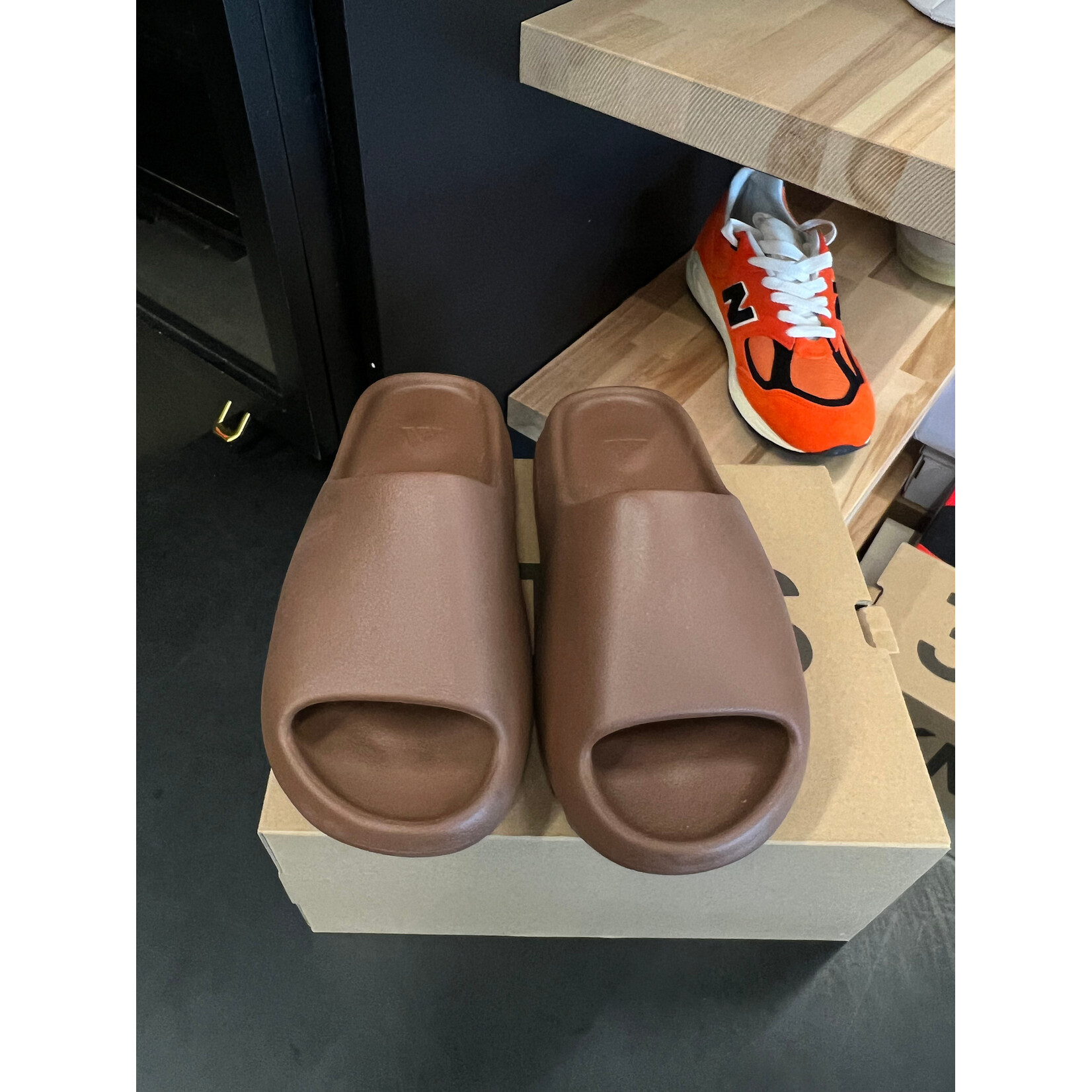 Adidas adidas Yeezy Slide Flax Size 9, PREOWNED*