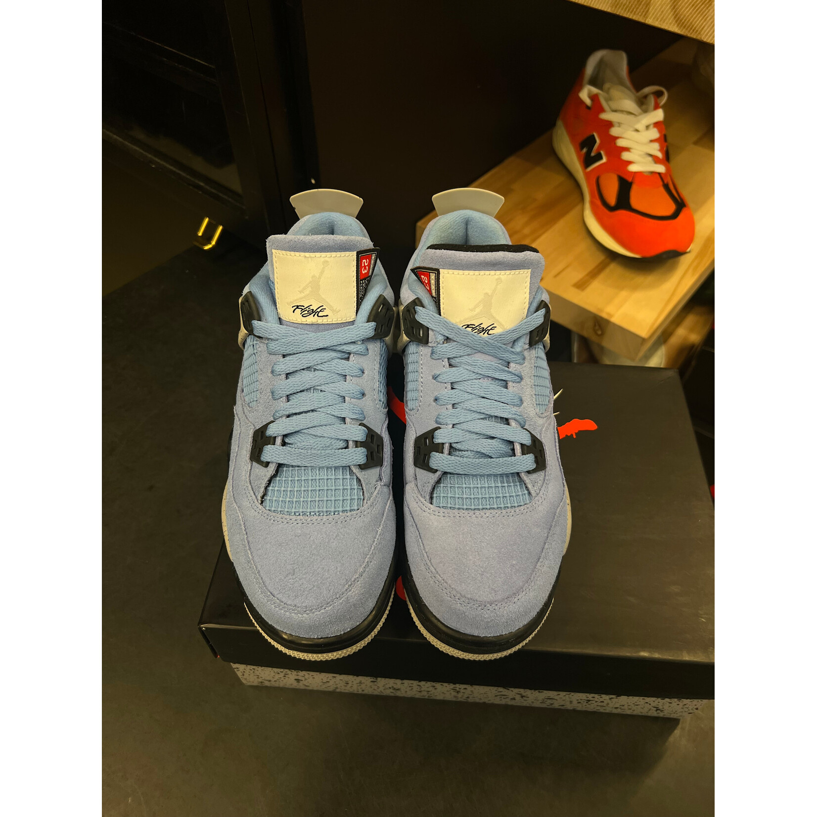 Jordan Jordan 4 Retro University Blue (GS) Size 5, PREOWNED*