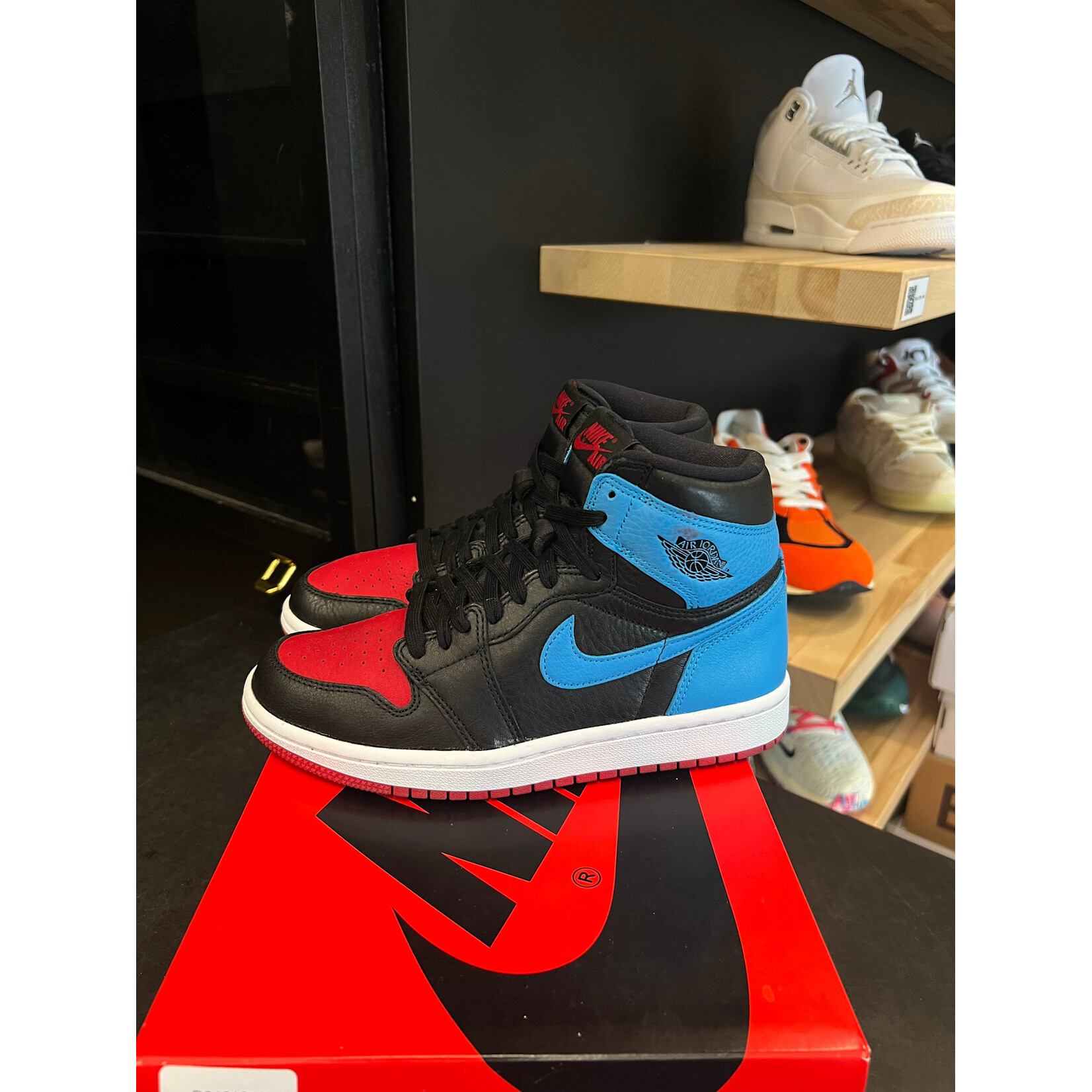 Jordan Jordan 1 Retro High NC to Chi (Women's) Size 6W, PREOWNED*