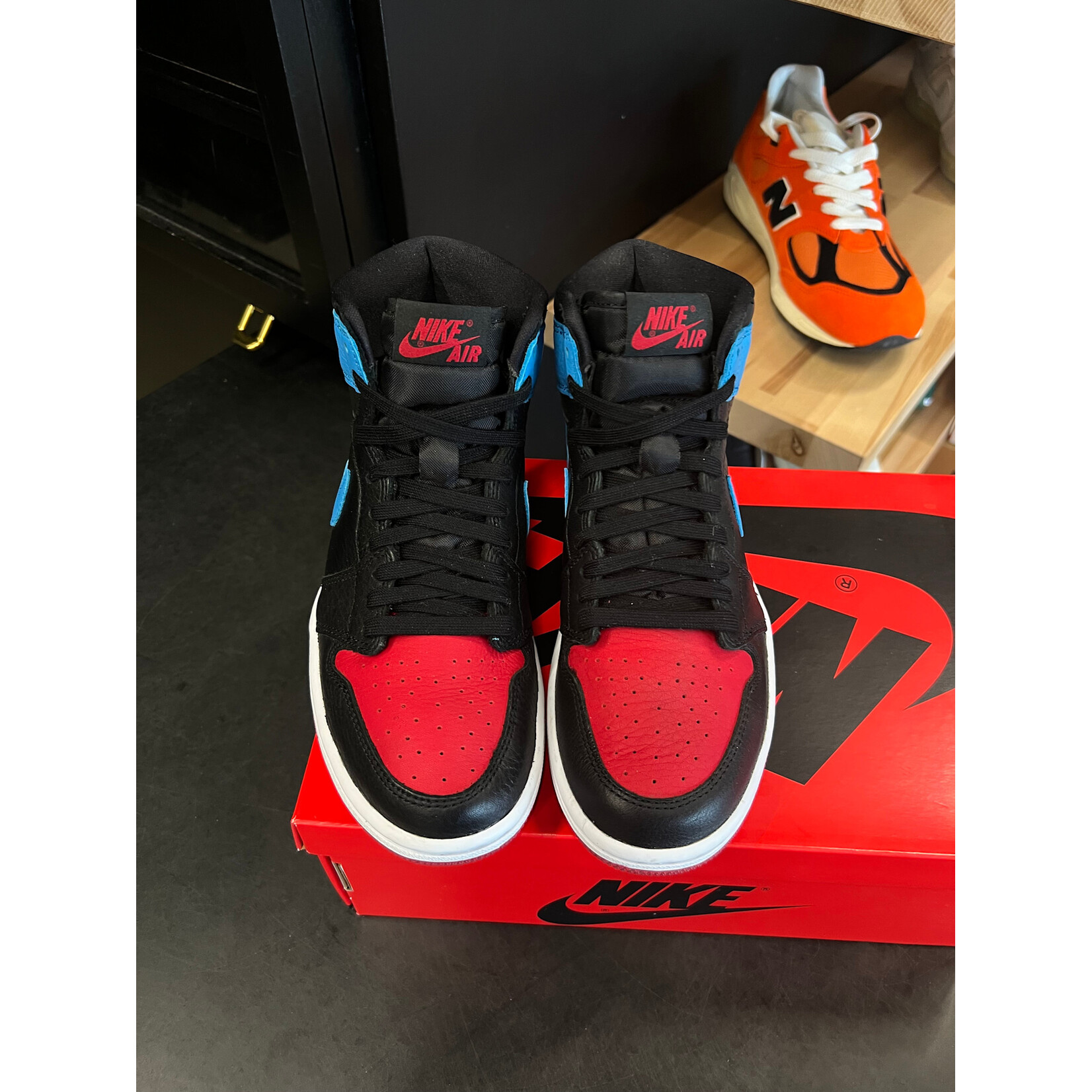 Jordan Jordan 1 Retro High NC to Chi (Women's) Size 6W, PREOWNED*